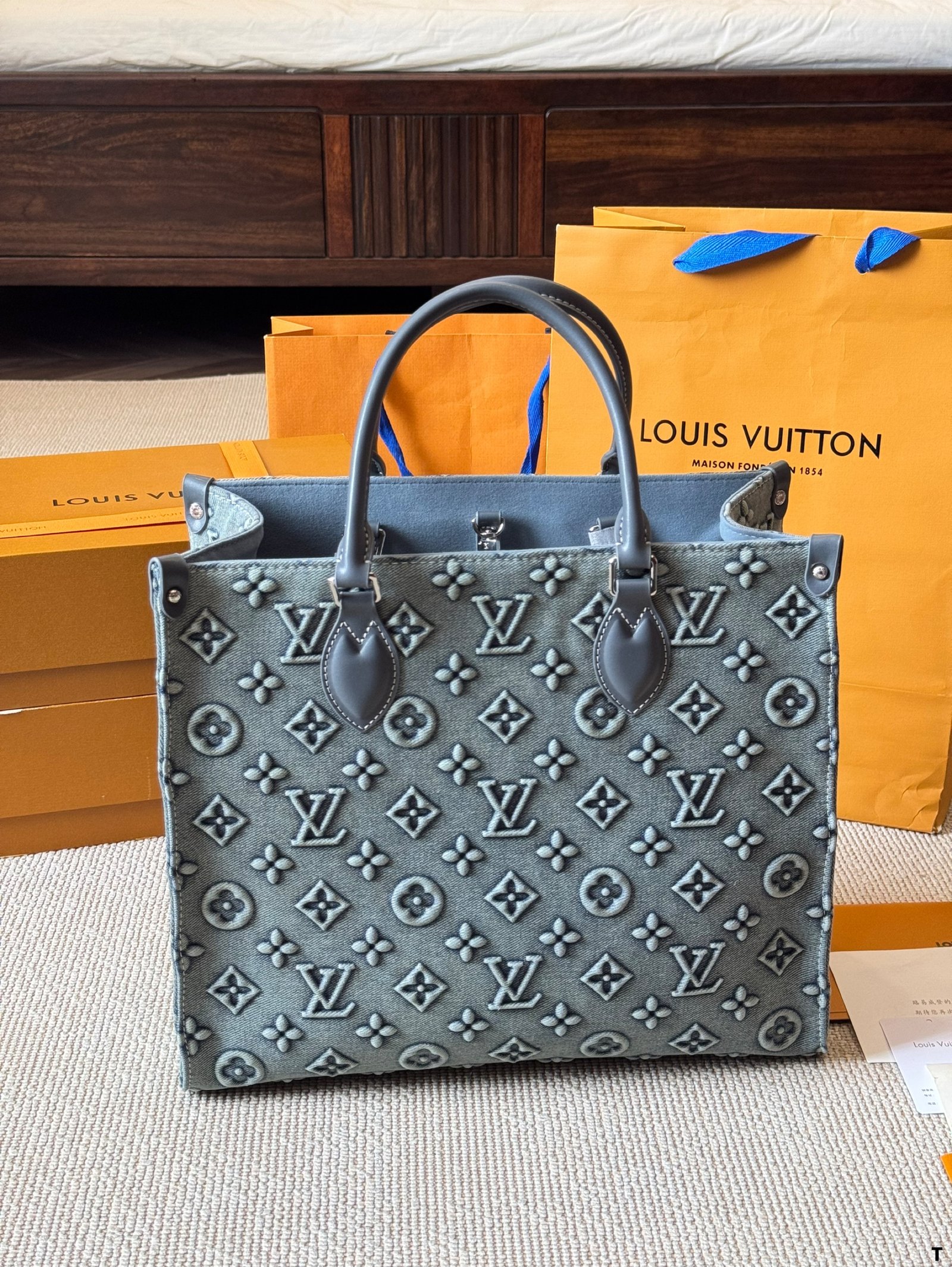 LV Washed Denim Old Pattern Tote Bag B6020503