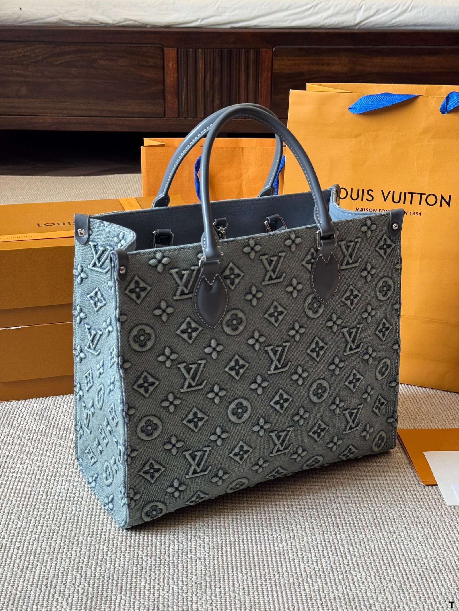 LV Washed Denim Old Pattern Tote Bag B6020503 - Image 3