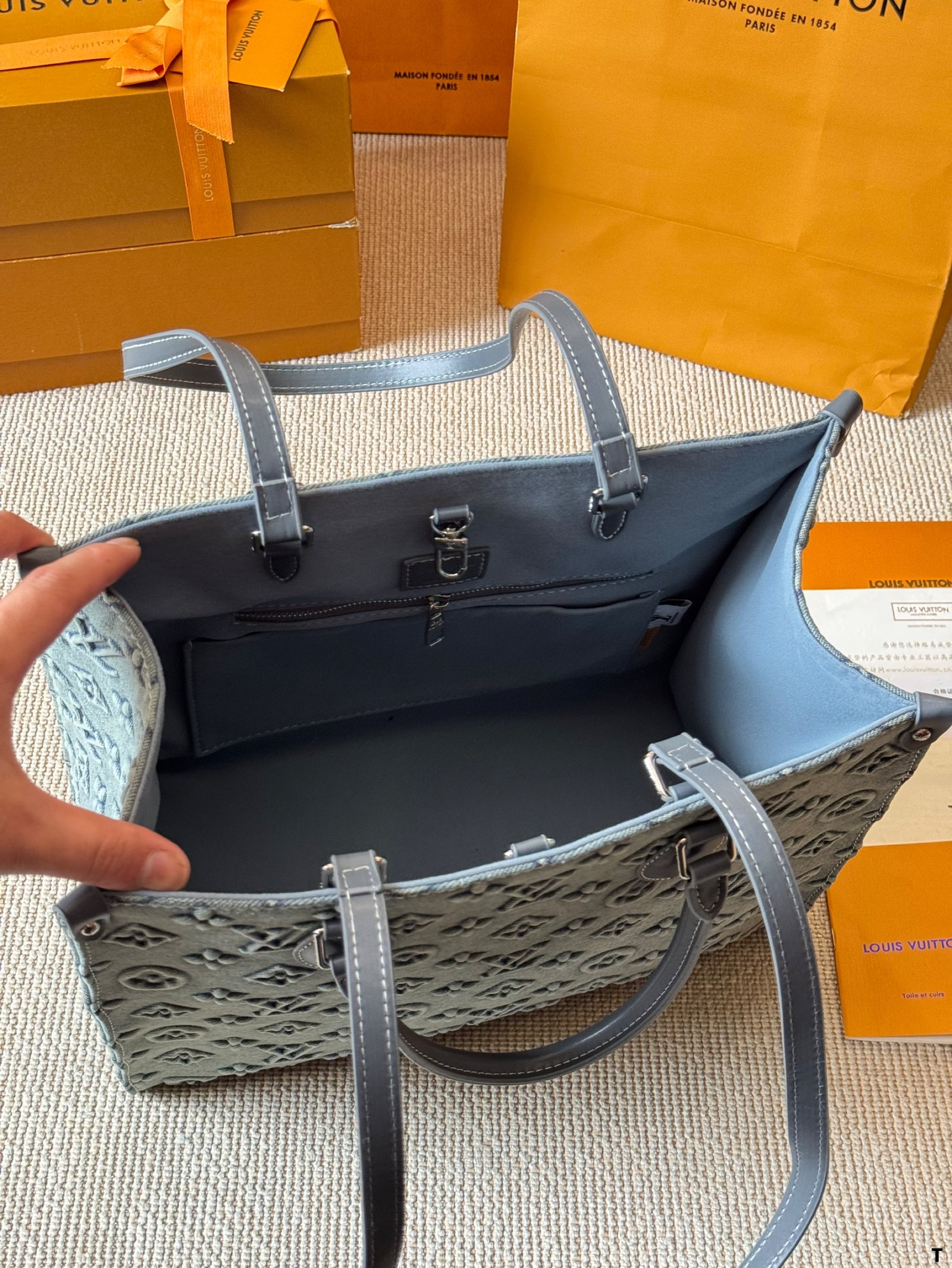 LV Washed Denim Old Pattern Tote Bag B6020503 - Image 5