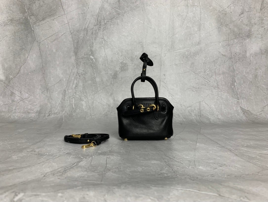 MIUMIU sheepskin handbag B6020502