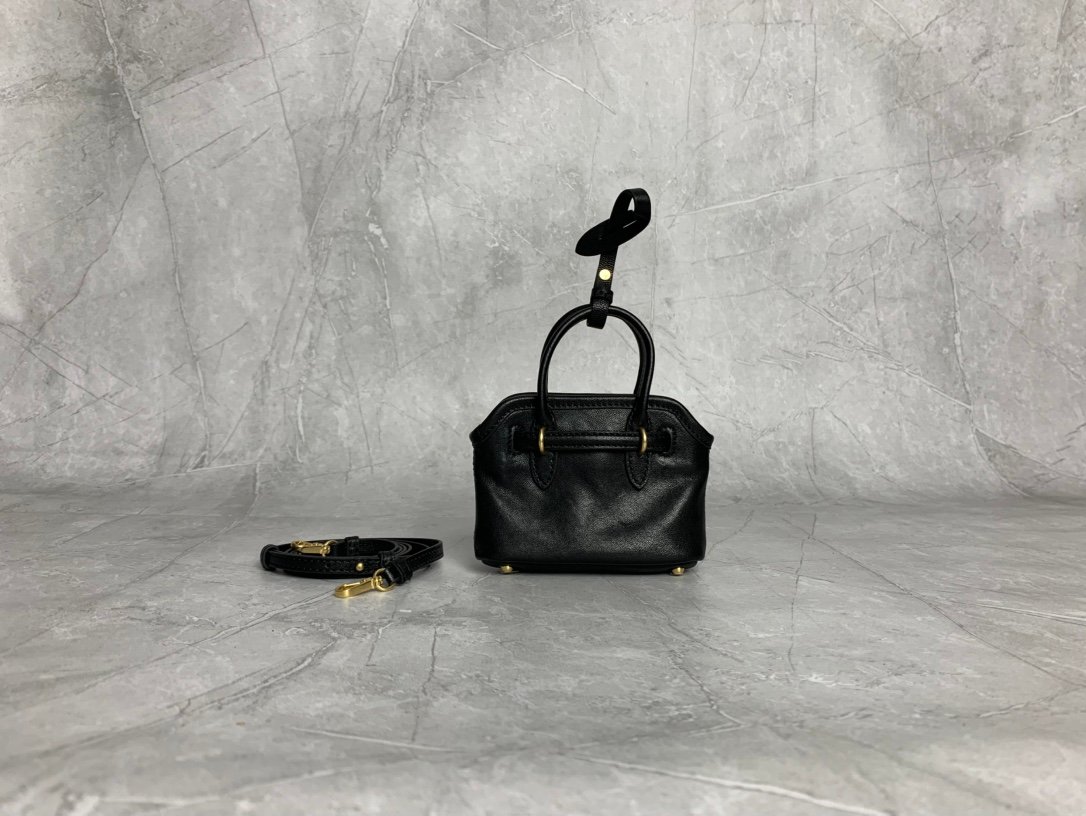 MIUMIU sheepskin handbag B6020502 - Image 3