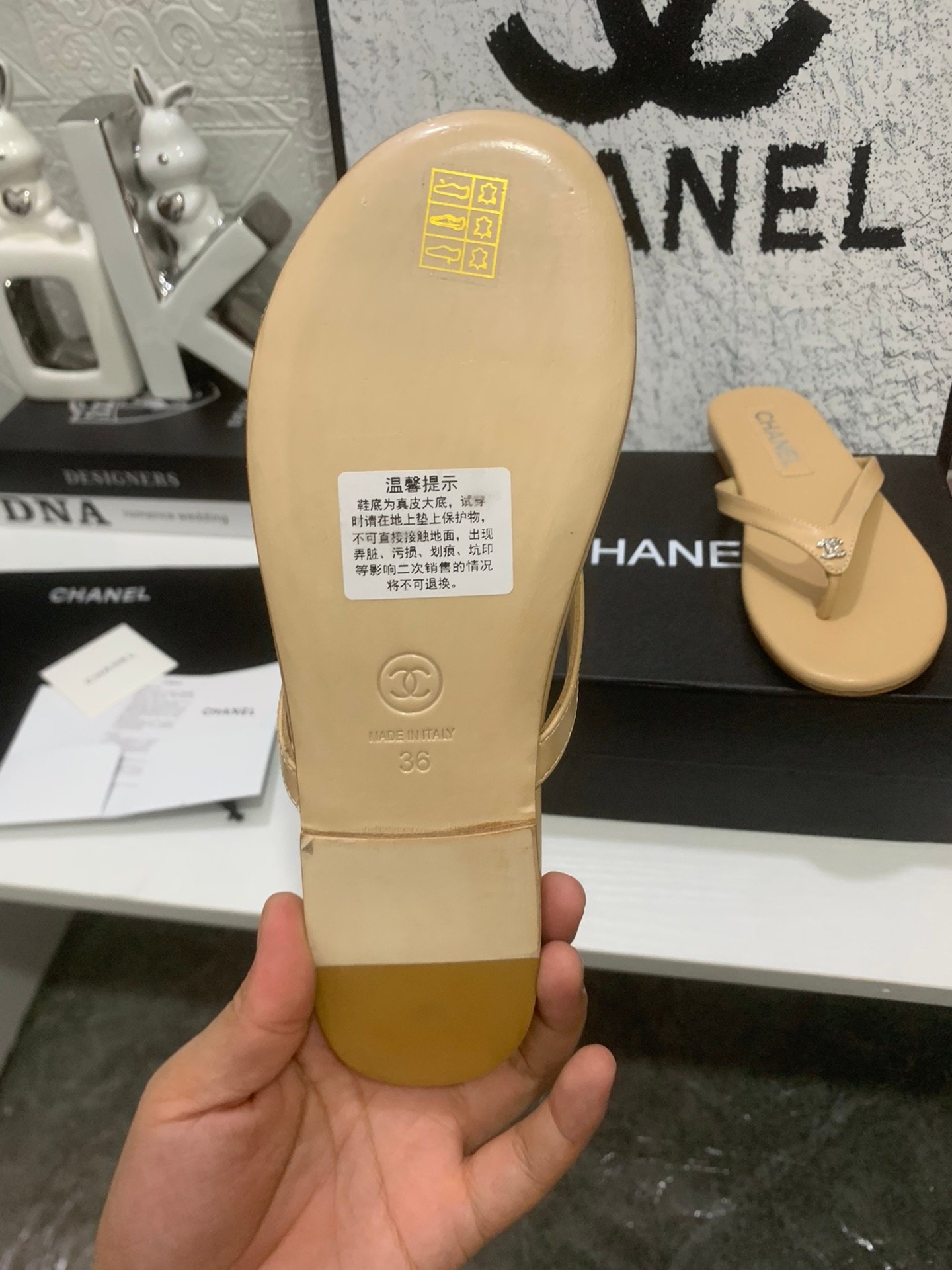 CHANEL flip-flops B6020601 - Image 5