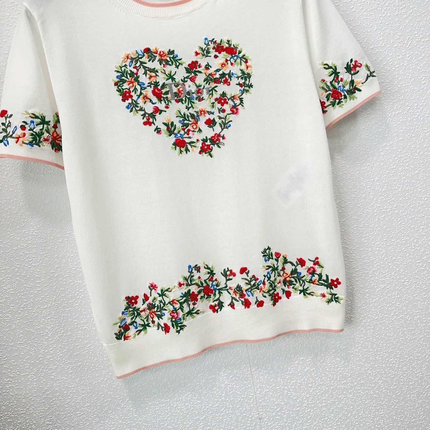 Dior Dioramour Short-Sleeved Embroidered Sweater W6020701 - Image 4