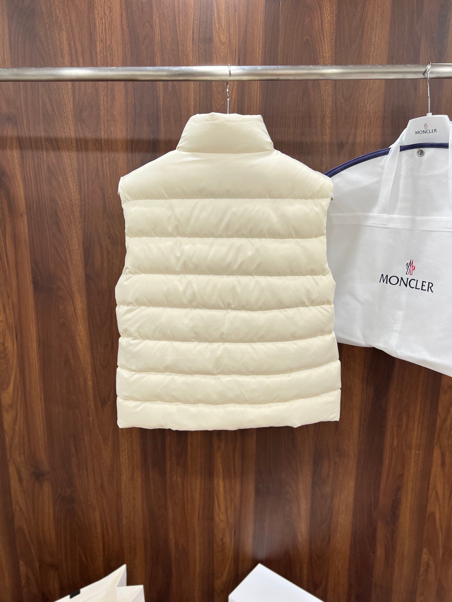 Moncler women's stand-up collar down jacket W6021301 - Image 3