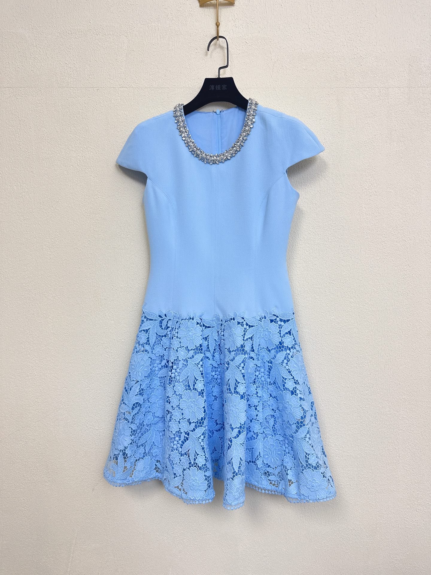 Self-Portrait Blue Lace Tight-Fitting A-Line Skirt with Waist-Spinning Effect W6021404