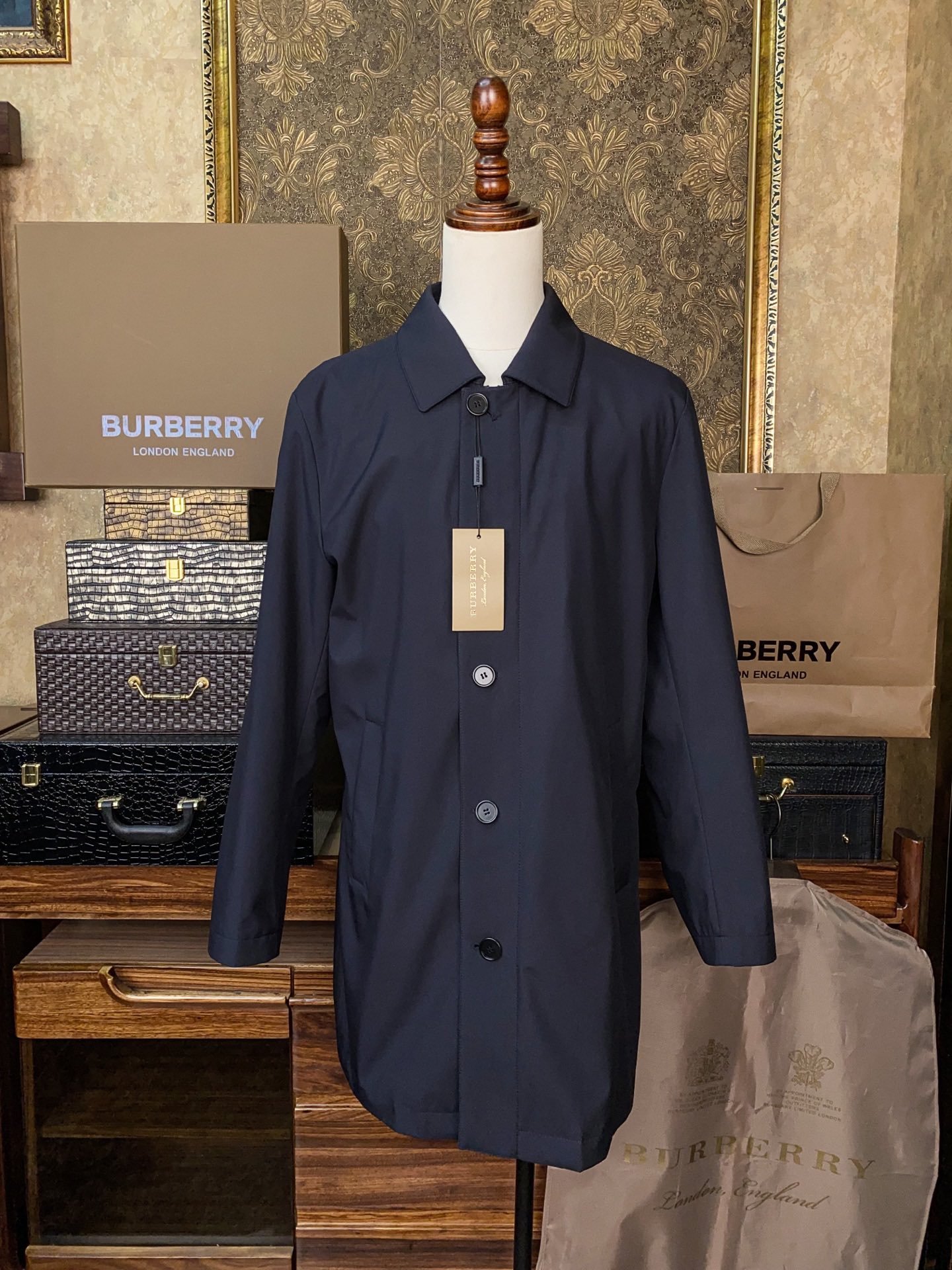 Burberry Logo Print Technical Car Coat M6021504