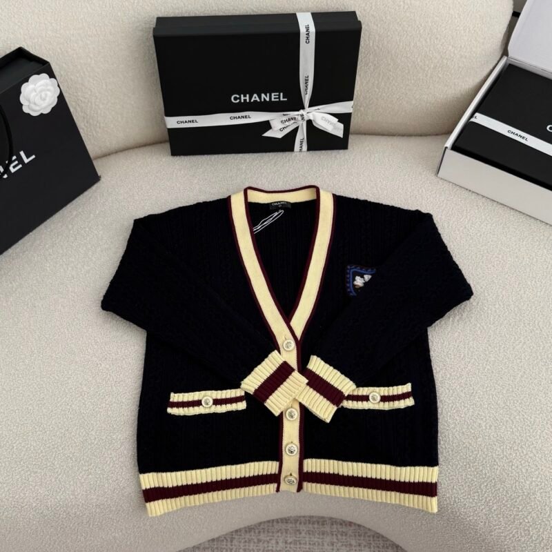 CHANEL Knitted Sweater W6022102