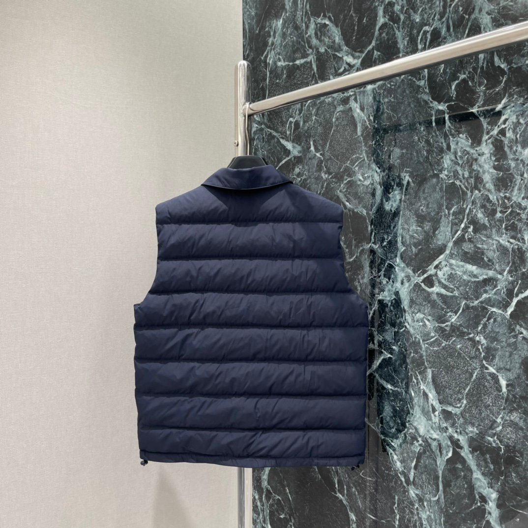 Miu Miu Technical Pongé Down Vest W6022508 - Image 4