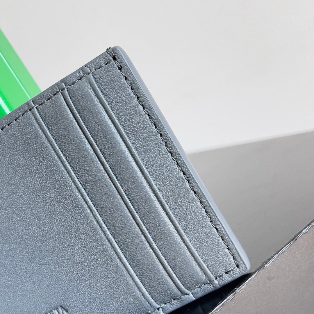 Bottega Veneta Cassette series double-fold wallet B6030104 - Image 3