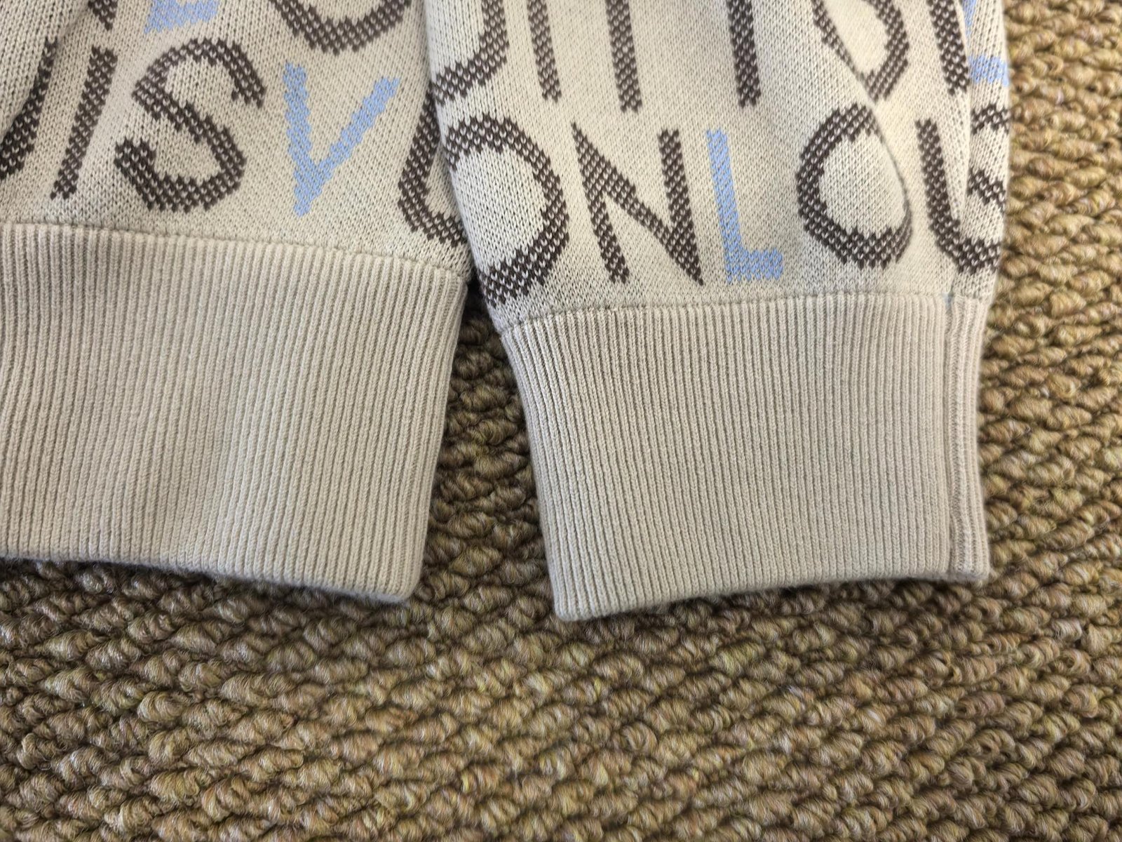 Louis Vuitton Jacquard Signature Hoodie M6030302 - Image 3
