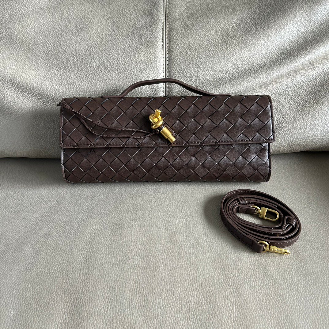 Bottega Veneta Women's Andiamo Clutch B6030407 - Image 5