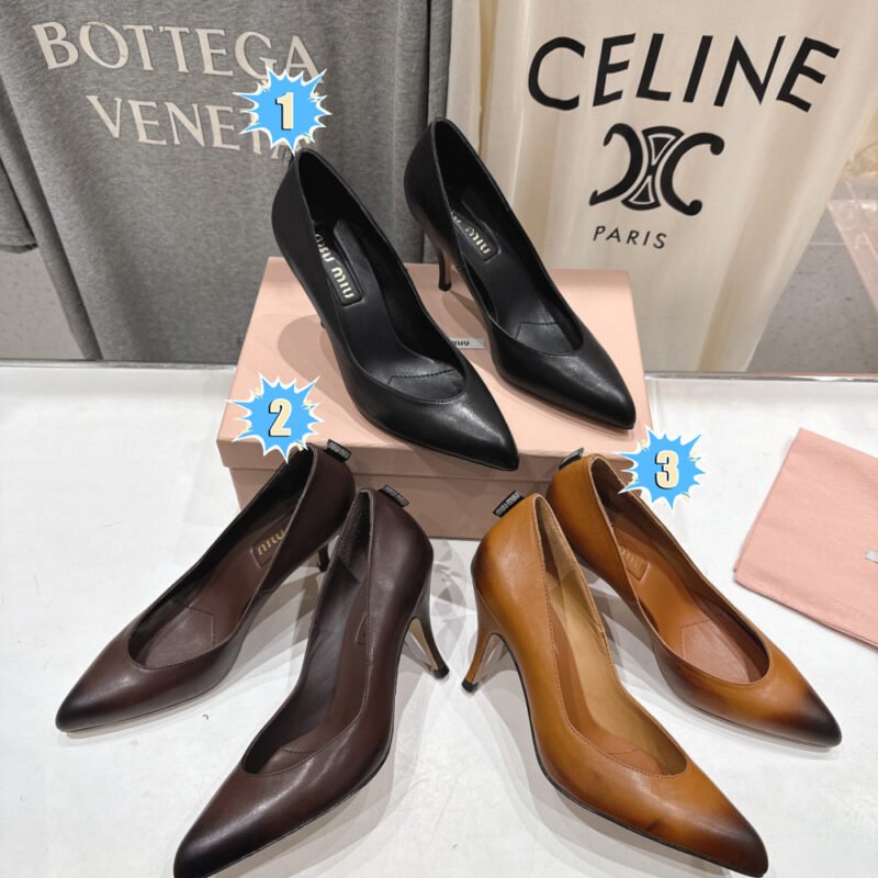 Miu Miu Leather Pumps B6030405
