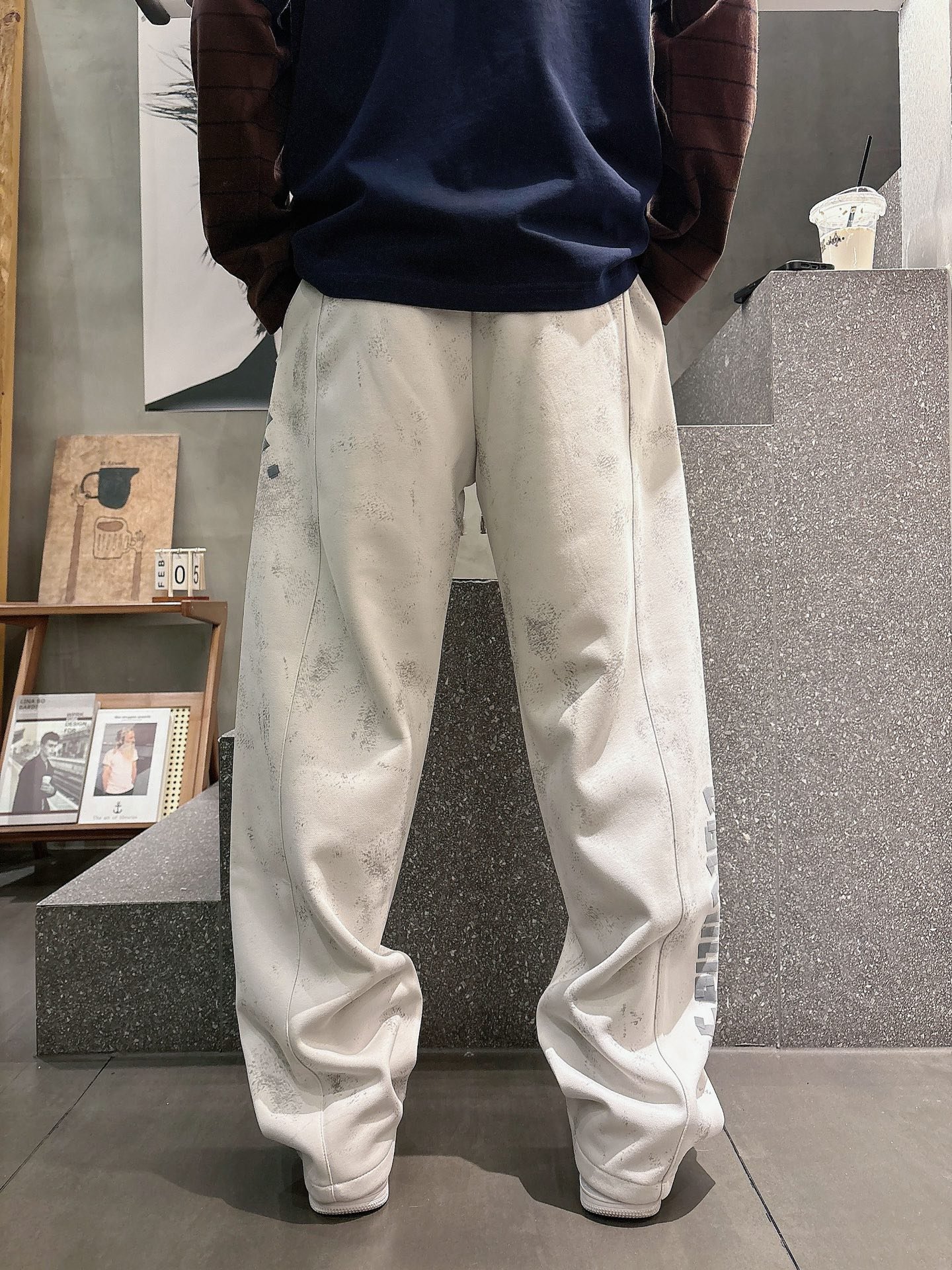 Balenciaga Custom Fabric Brand Classic LOGO Casual PantsM6031804 - Image 3