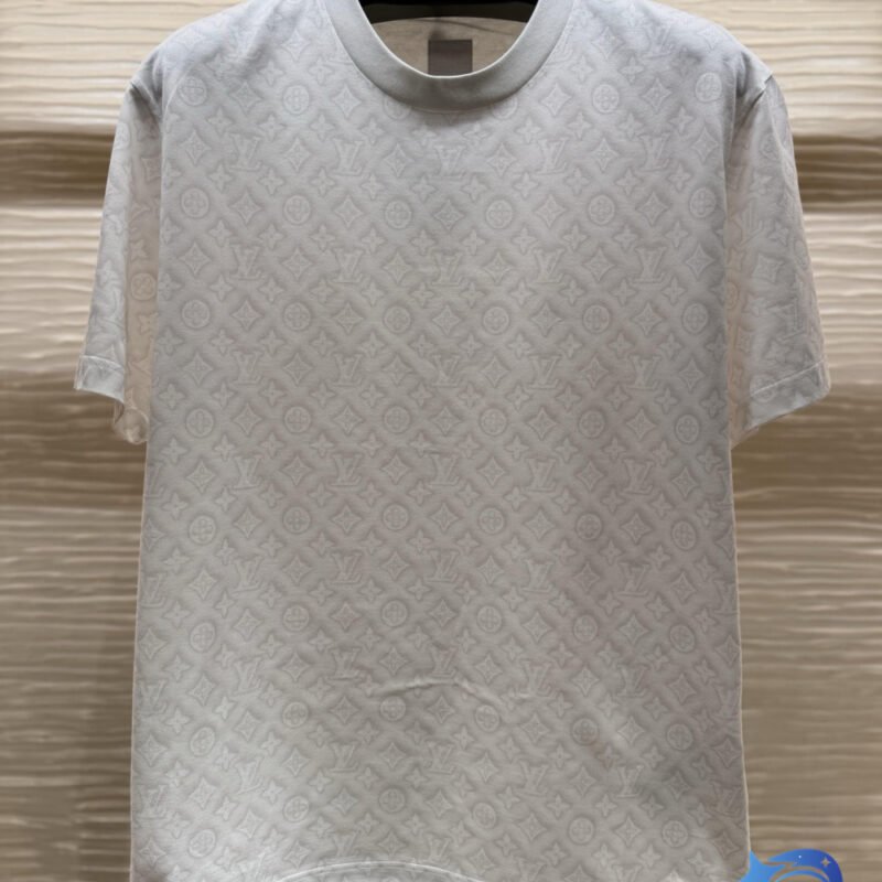 LOUIS VUITTON Printed T-Shirt with Luxurious FabricM6031805