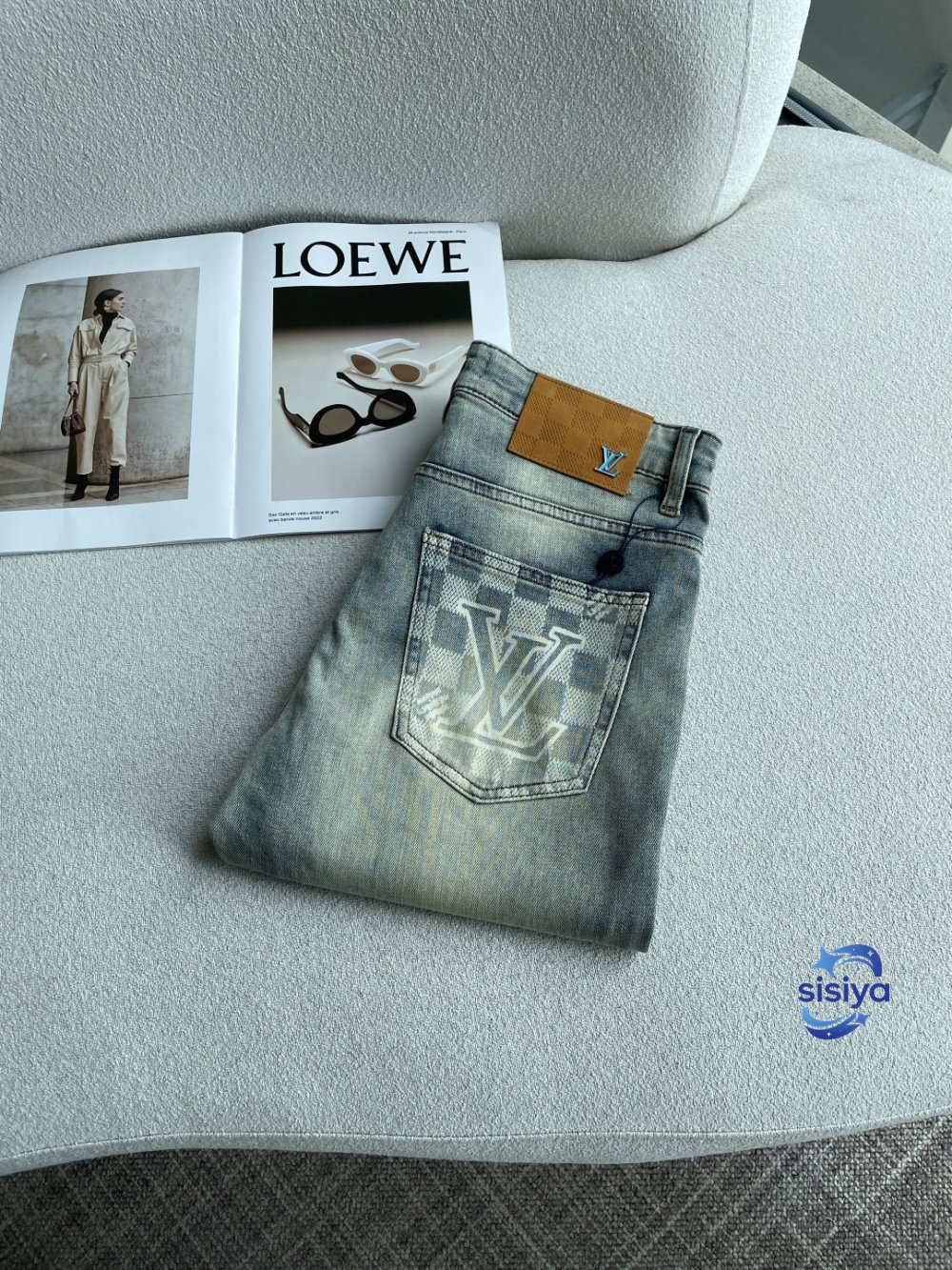 2026The latest style of jeans at the counterM6031901