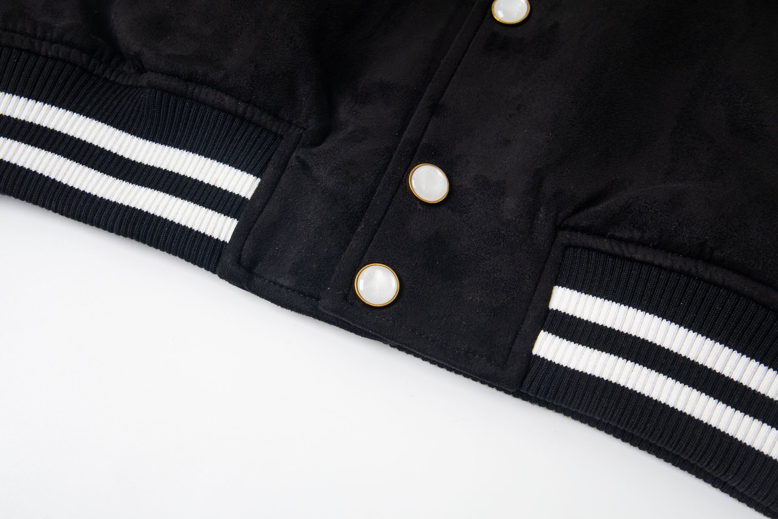 The 2026 style pilot jacket is made of suede leather.M6032102 - Image 7