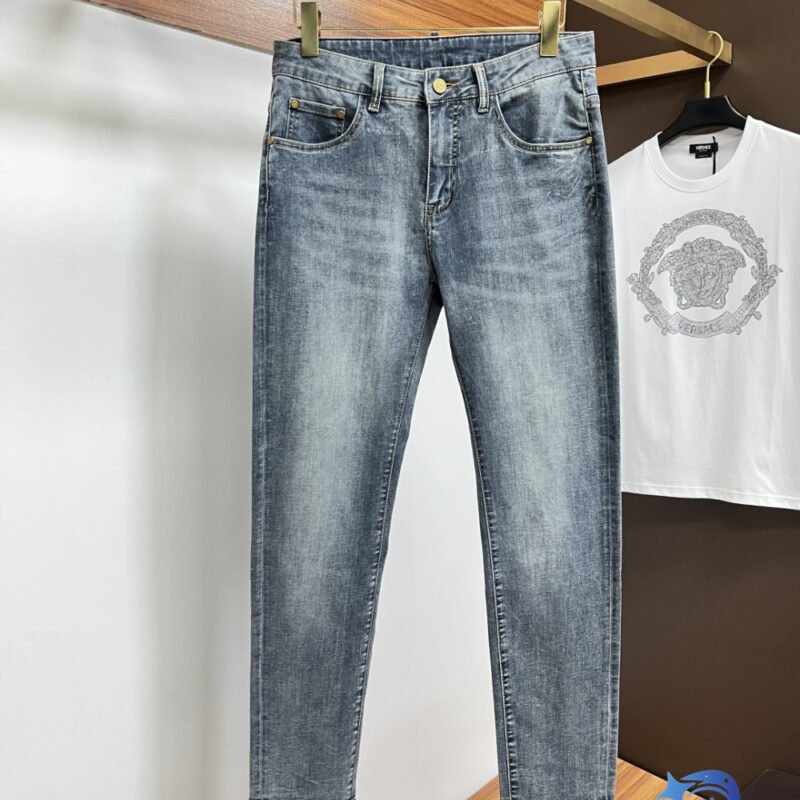 LV Spring/Summer Slim-Fitting Straight Denim PantsM6032203