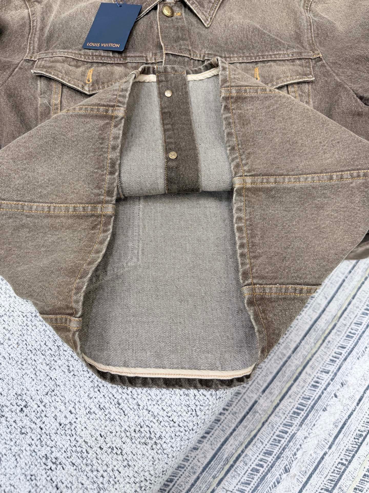 LV26ss New Short Denim ShirtM6032706 - Image 6