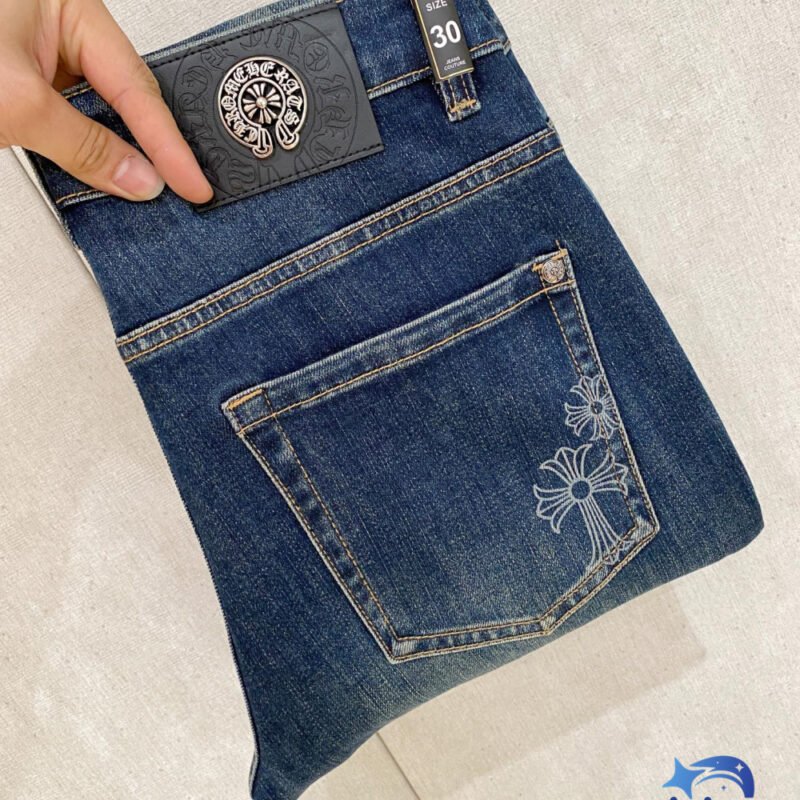 Croson presents the latest men's jeans collection for the spring/summer 2026 season.M6032904