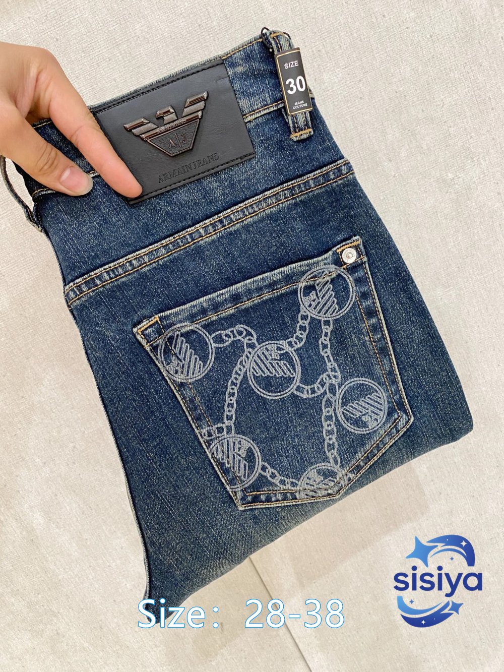 Armani presents the latest men's jeans for the 2026 spring season.M6032906
