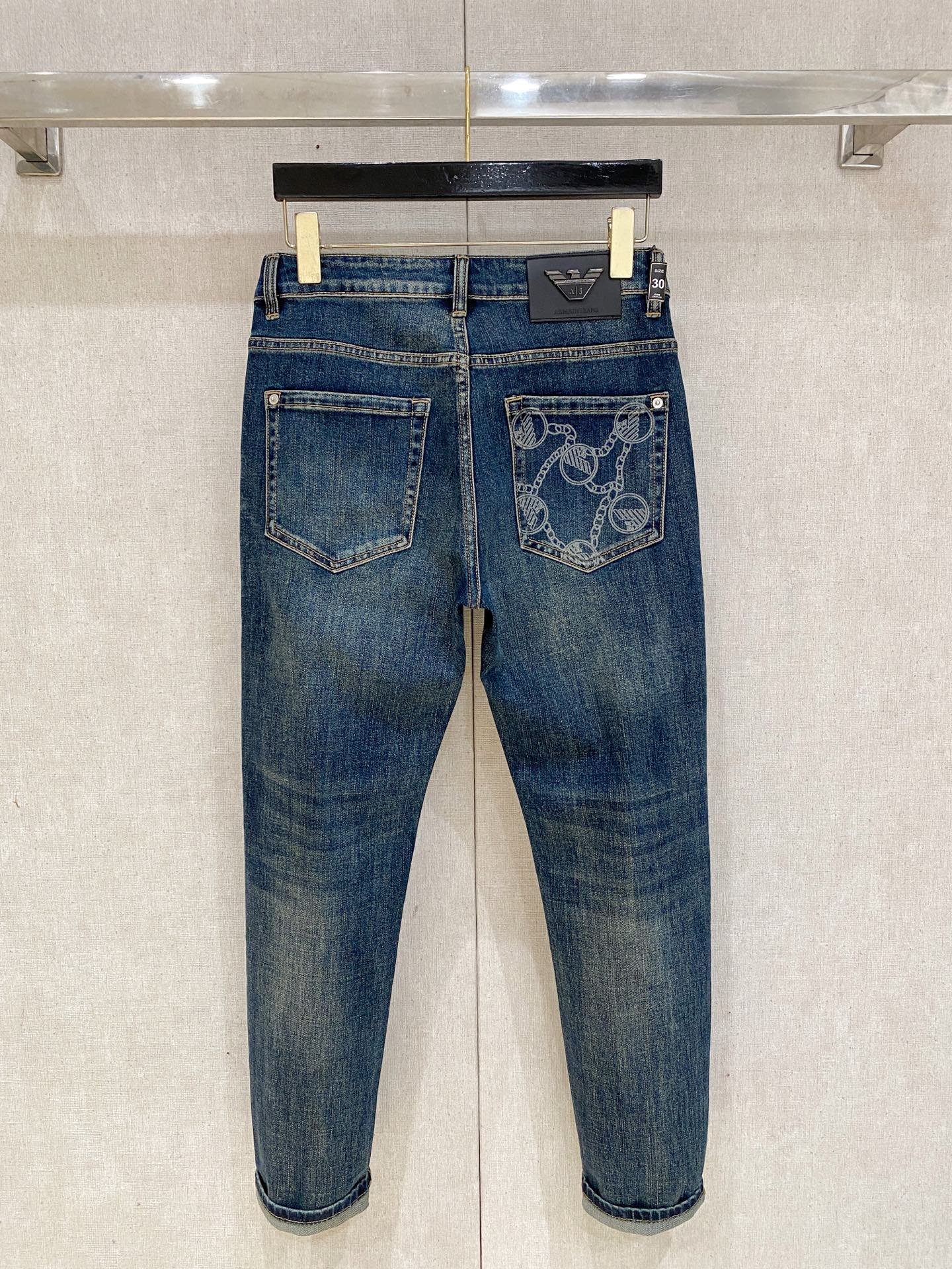 Armani presents the latest men's jeans for the 2026 spring season.M6032906 - Image 3