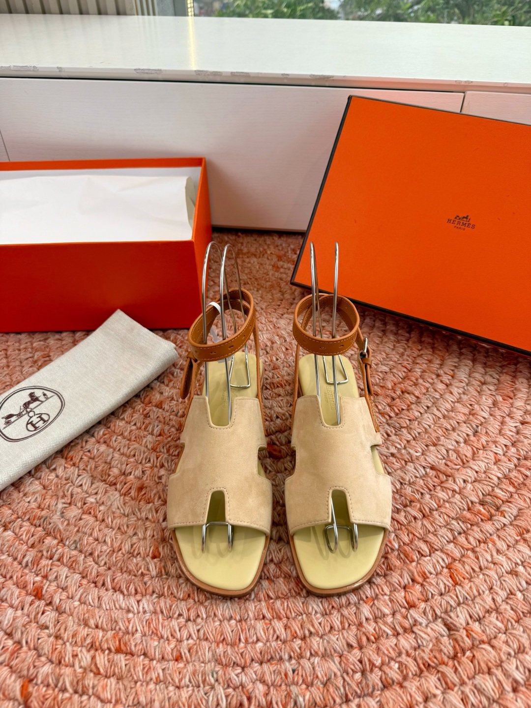 2026 Spring/Summer New Collection HERMES Love ShoesB6033107 - Image 2