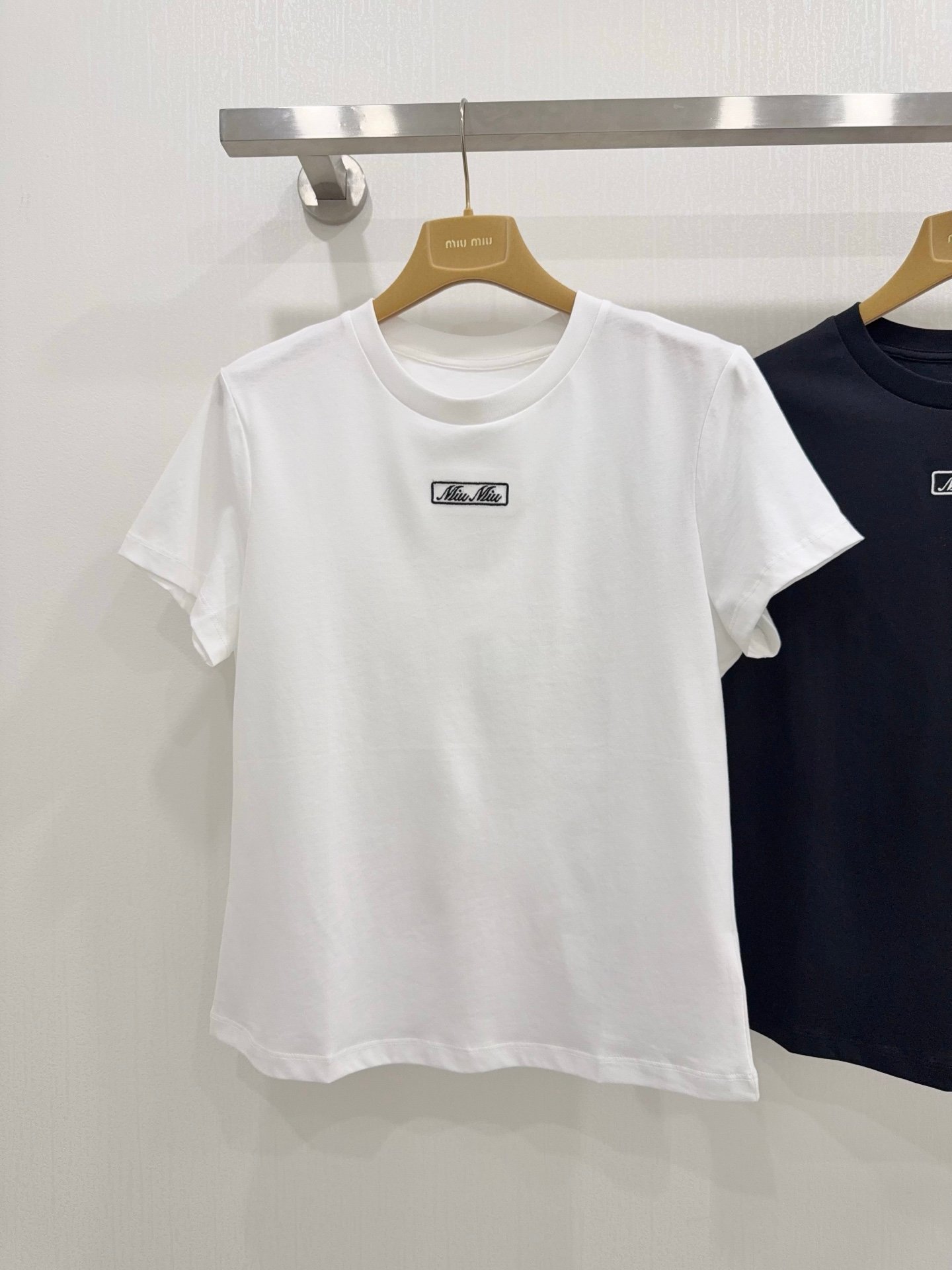 Miu Miu logo-embroidered Cotton T-shirt W6040301 - Image 4