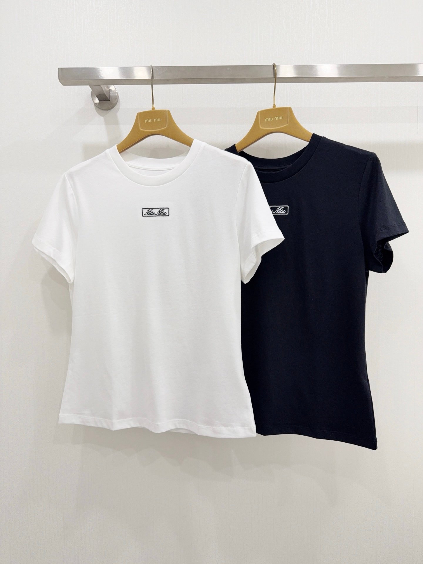 Miu Miu logo-embroidered Cotton T-shirt W6040301 - Image 2