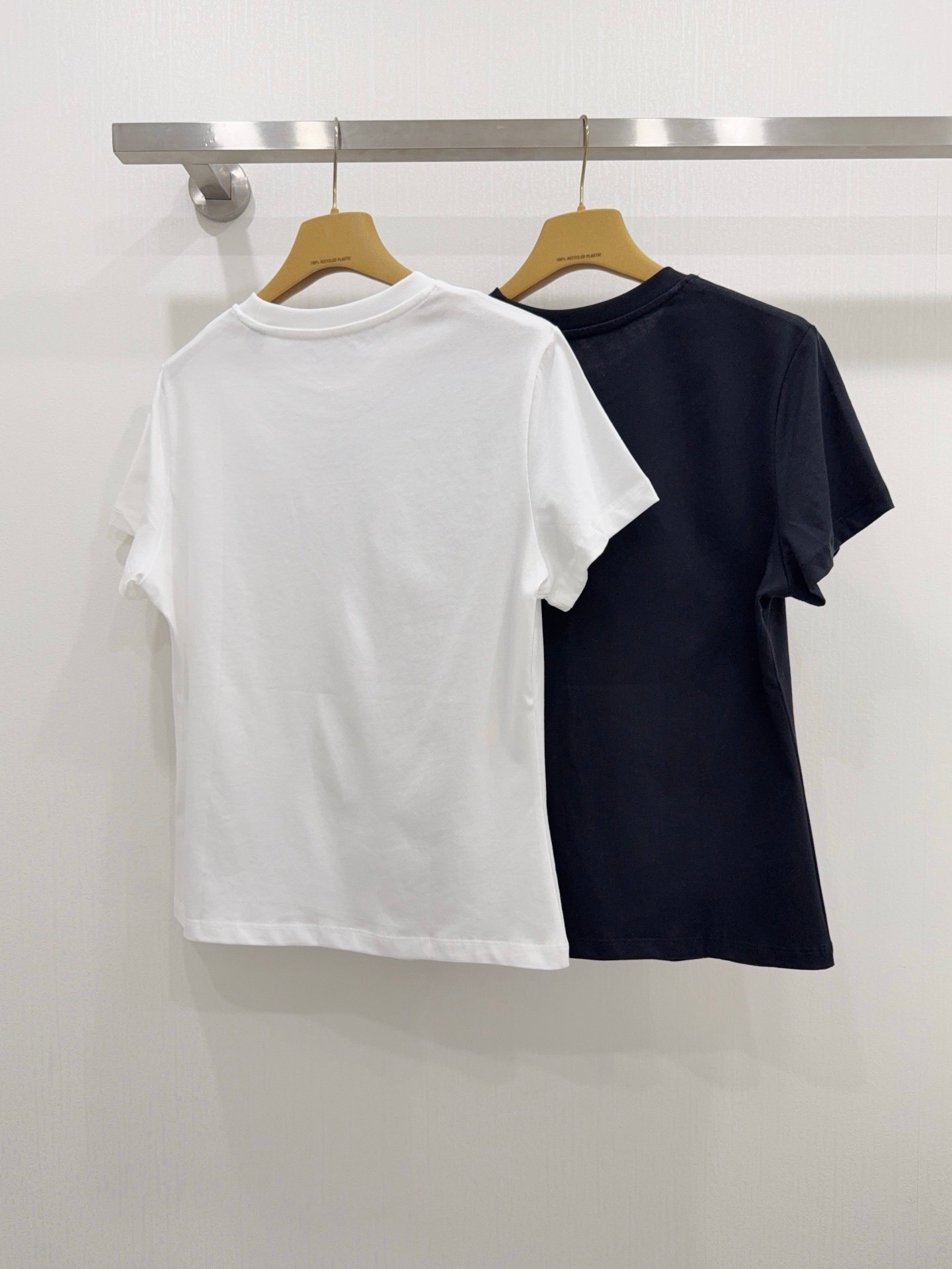 Miu Miu logo-embroidered Cotton T-shirt W6040301 - Image 3