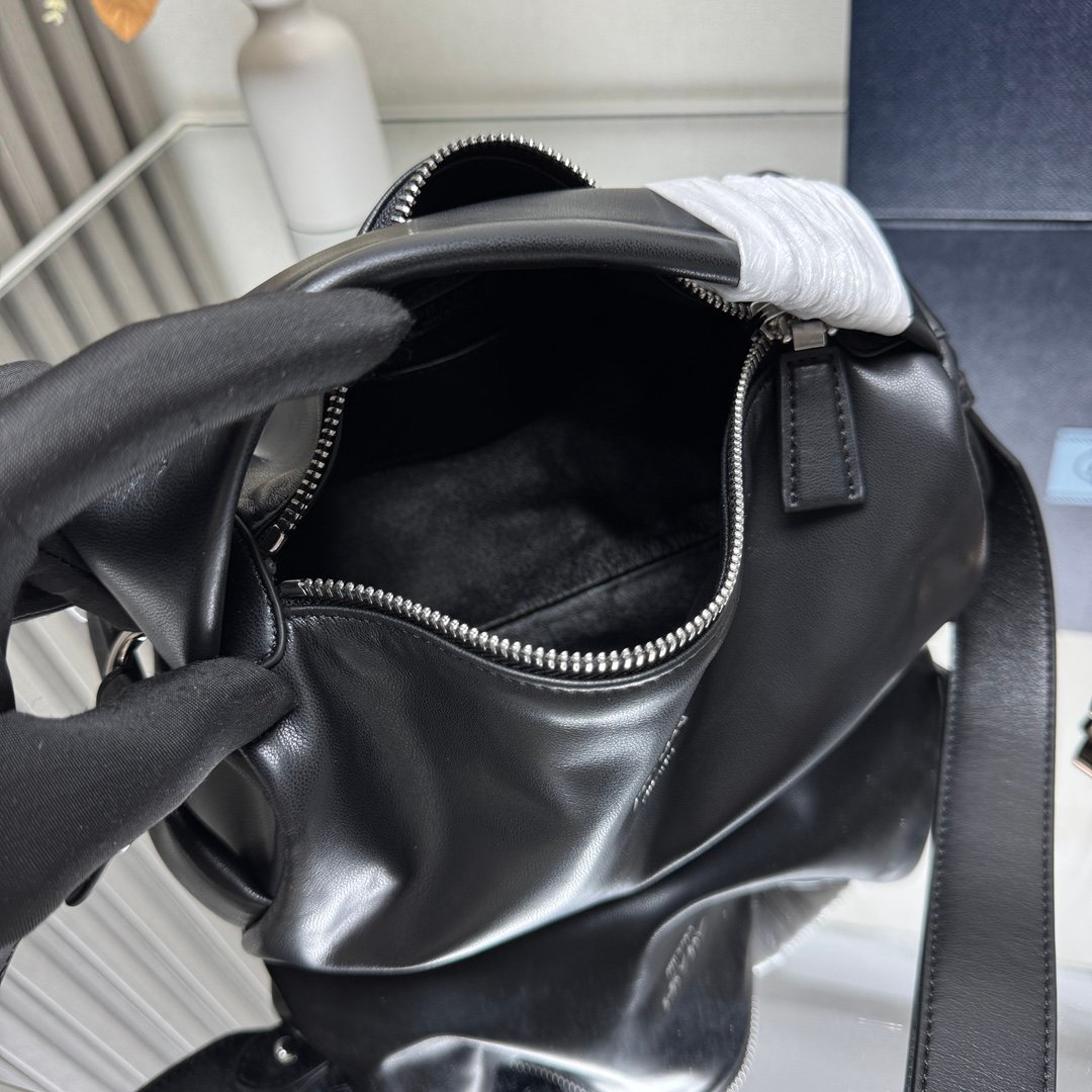 Prada Antiqued Leather Shoulder Bag B6040702 - Image 6