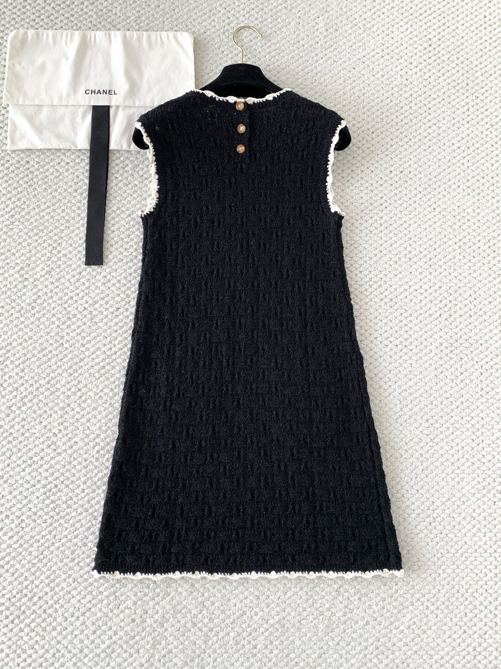 Chanel sleeveless bouclé dress W6041801 - Image 3