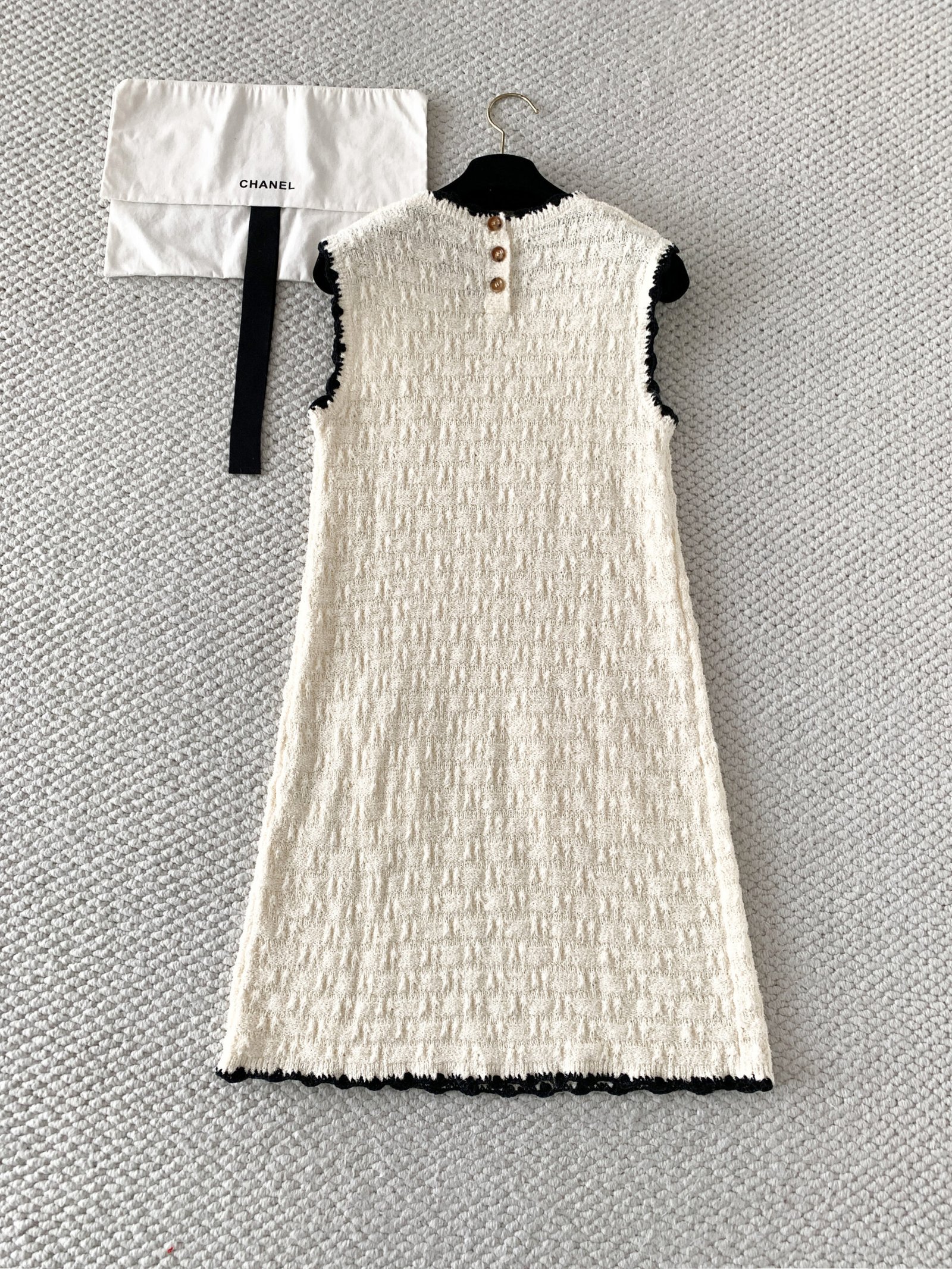 Chanel sleeveless bouclé dress W6041801 - Image 5