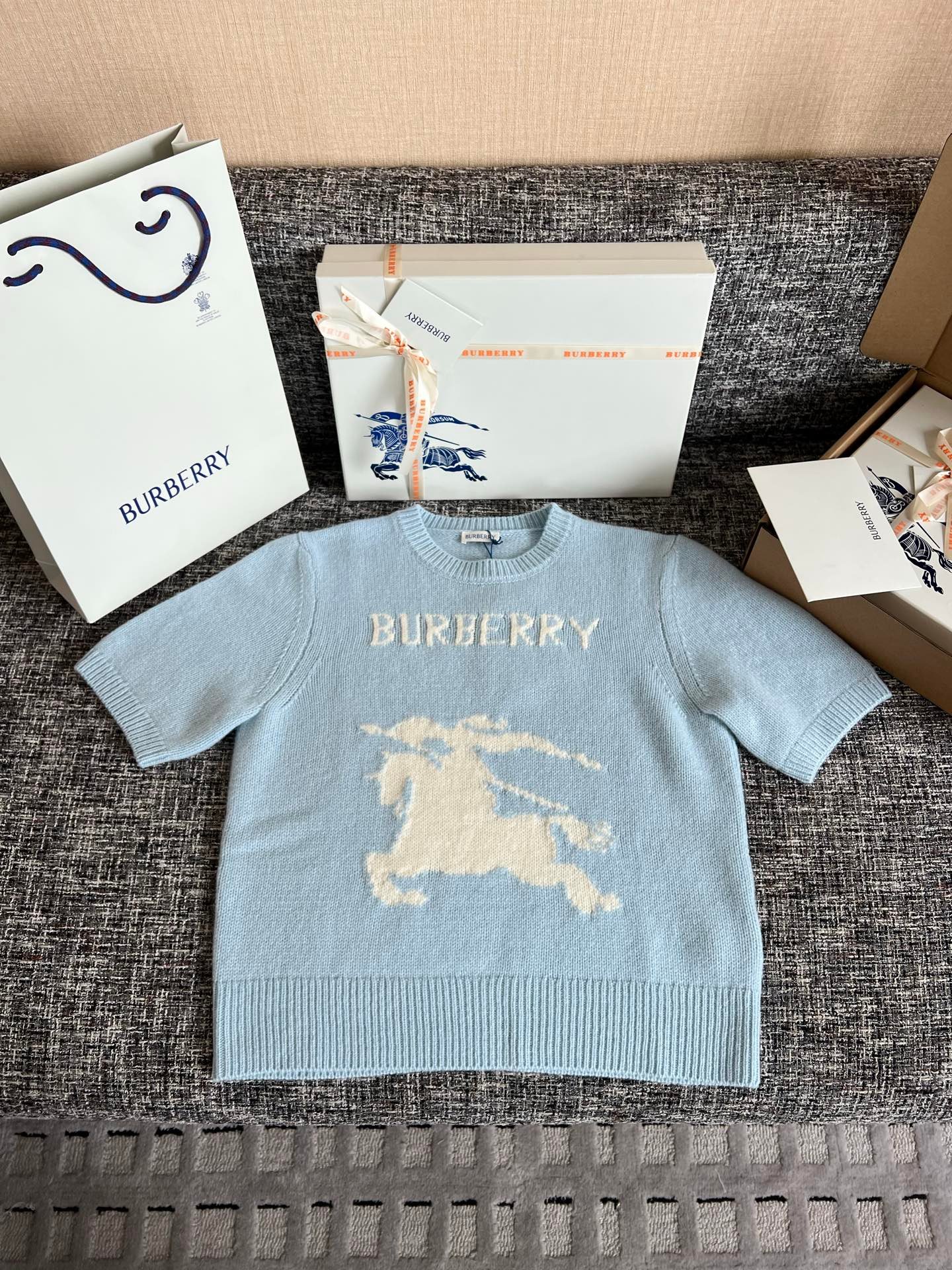 Burberry logo-equestrian Knight T-shirt W6042207 - Image 4