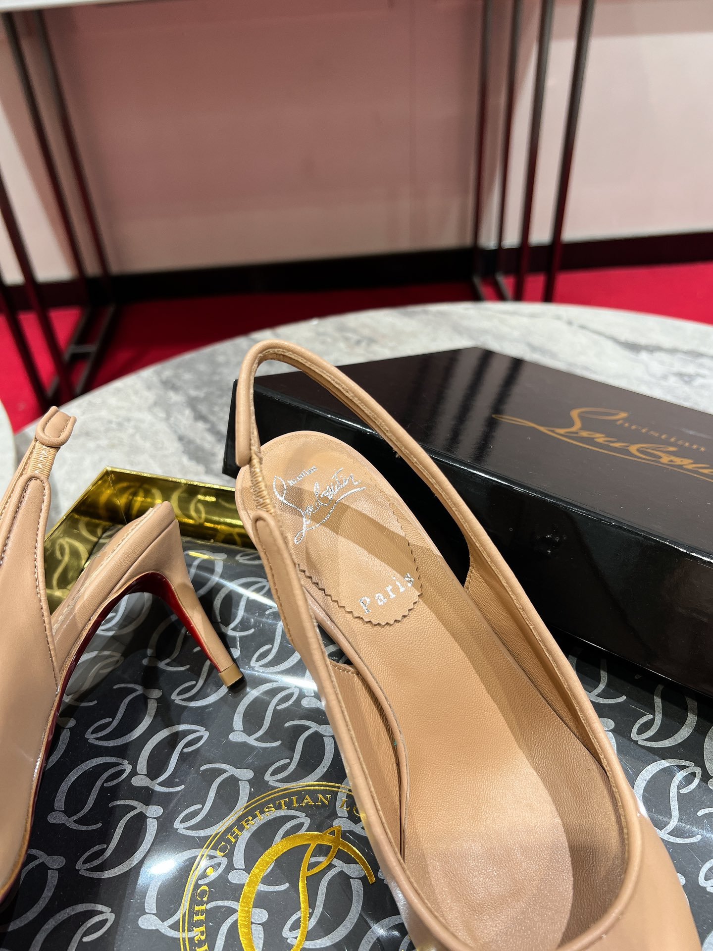 Christian Louboutin platform heels B6042201 - Image 6