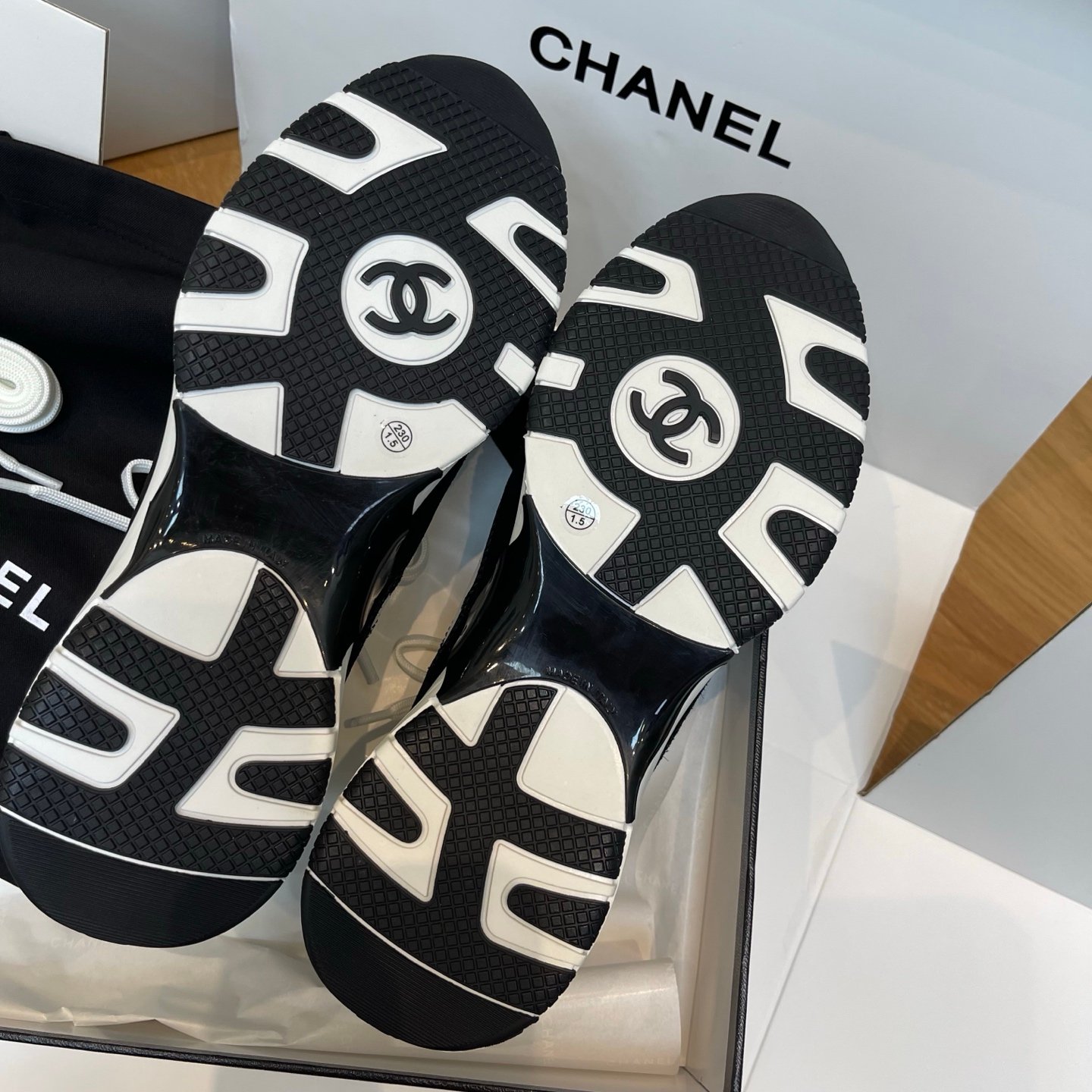 CHANEL 2026 Spring/Summer Collection New Sport Shoes B6042302 - Image 4