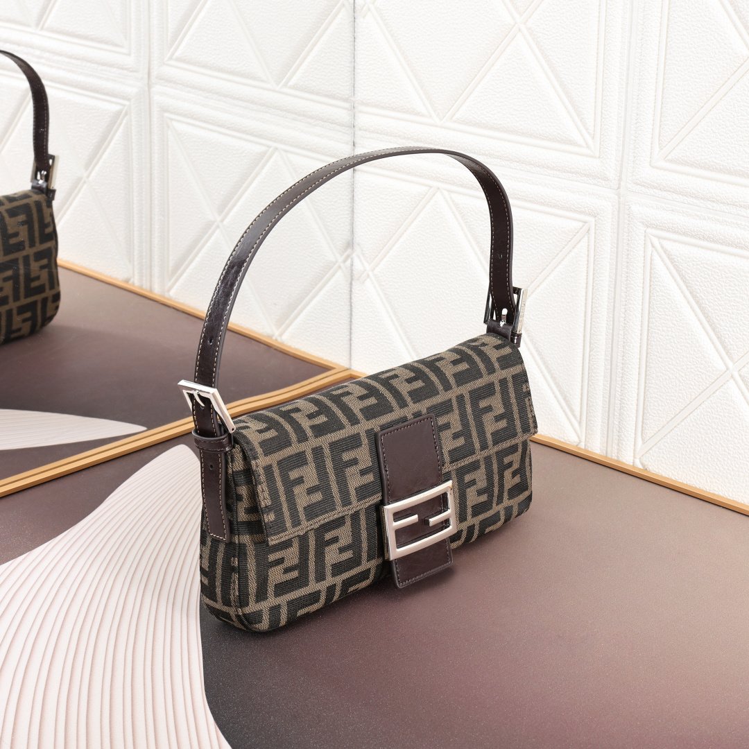 Fendi Baguette FF Medium Size Bag B6050404 - Image 3