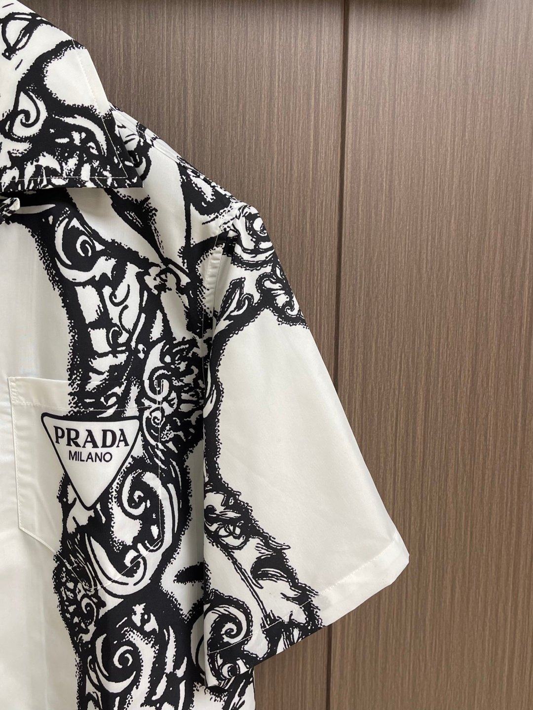 PRADA asymmetrical contrasting color print short-sleeved shirtM6050601 - Image 10