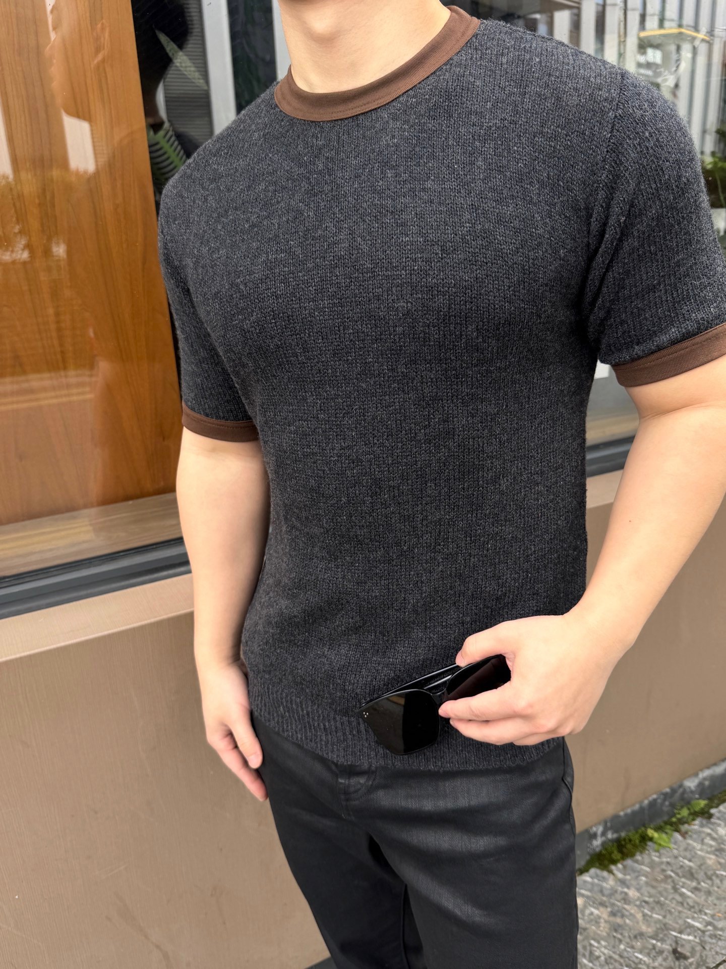 Prada Triangle Logo Short-Sleeved Sweater M6050606 - Image 3