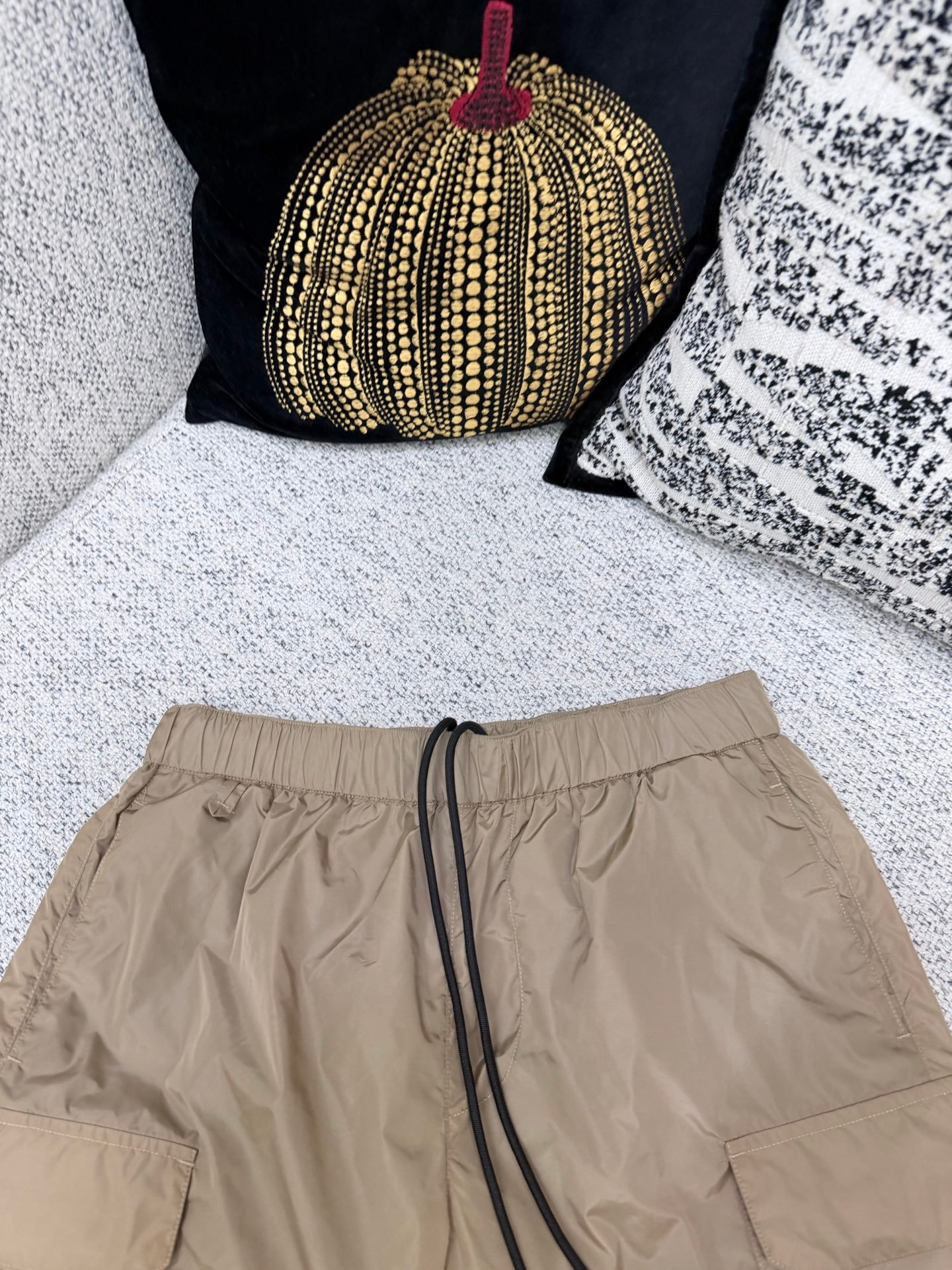 Prada 26ss new style triangular logo workwear nylon shorts M6050705 - Image 10