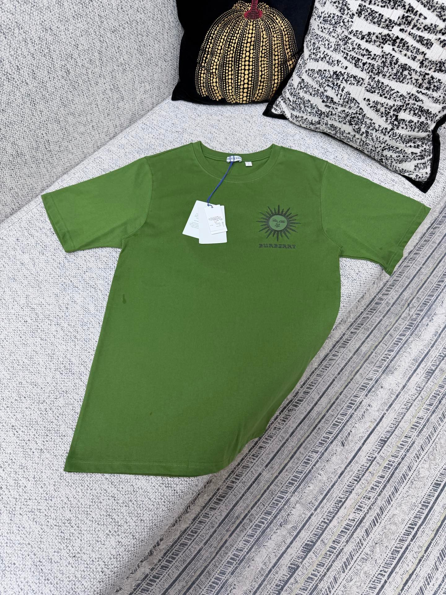 Burberry 2026 Spring/Summer New Round-neck T-Shirt M6050706 - Image 6