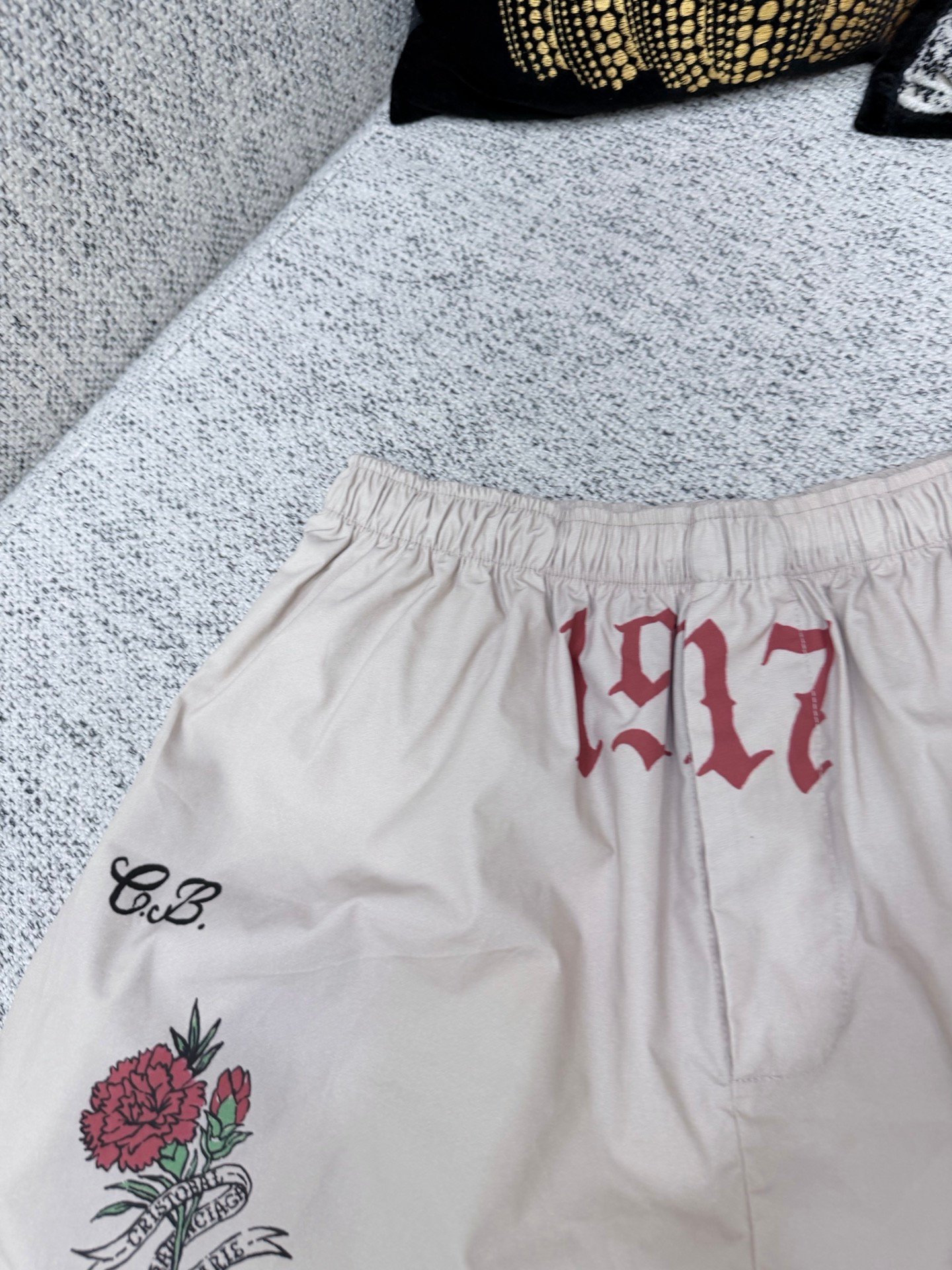 Balenciaga 2026 Spring/Summer Collection New Tattoo Cream-colored Loose Sport Shorts M6050707 - Image 5