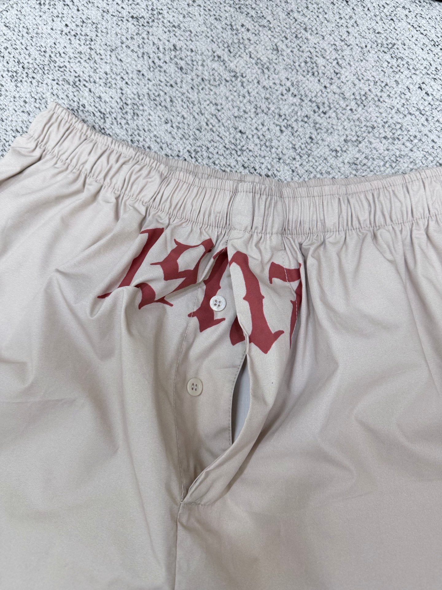 Balenciaga 2026 Spring/Summer Collection New Tattoo Cream-colored Loose Sport Shorts M6050707 - Image 6