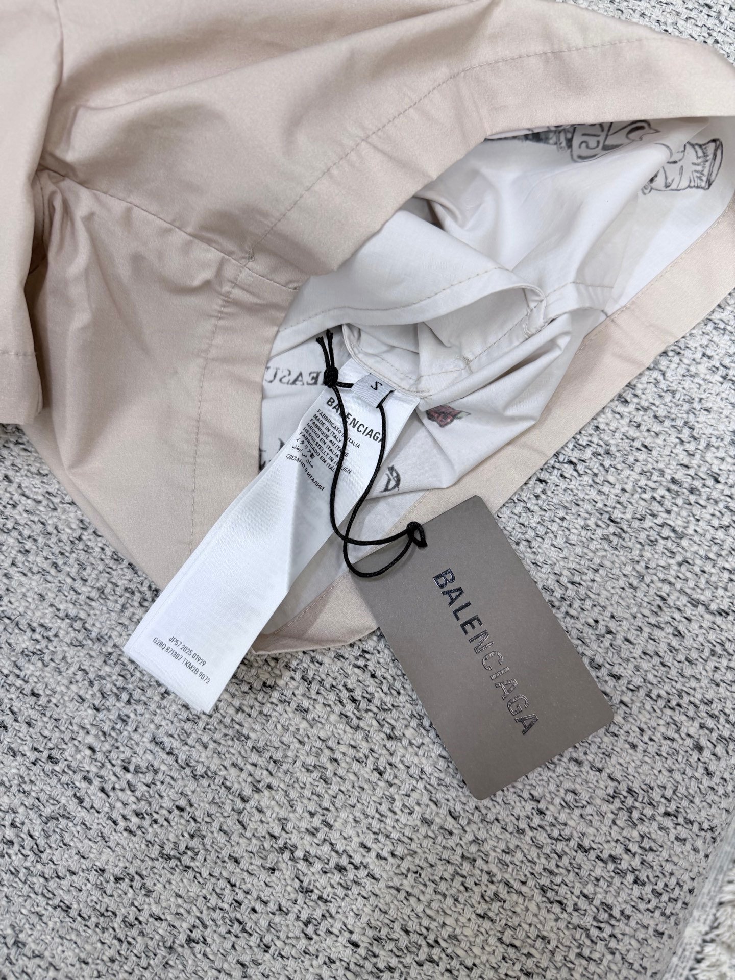 Balenciaga 2026 Spring/Summer Collection New Tattoo Cream-colored Loose Sport Shorts M6050707 - Image 8