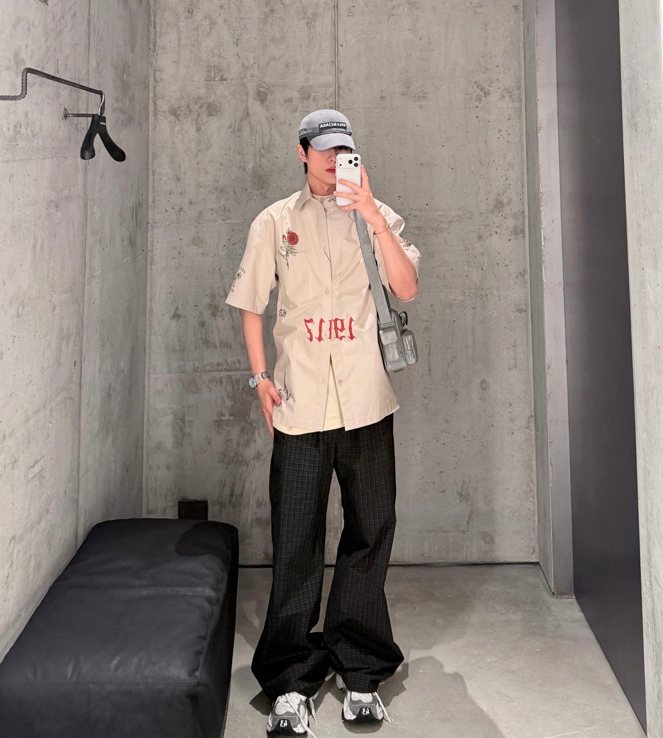 Balenciaga 2026 Spring/Summer Collection New Tattoo Cream-colored A-line Shirt Short-Sleeve T-Shirt M6050708 - Image 4