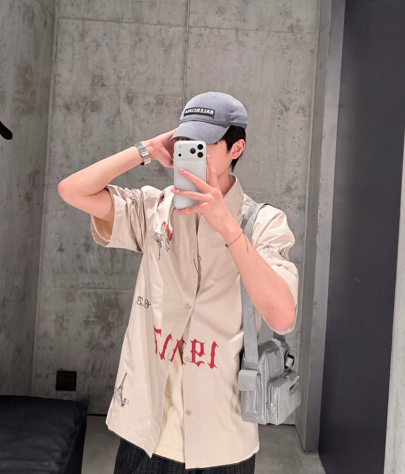 Balenciaga 2026 Spring/Summer Collection New Tattoo Cream-colored A-line Shirt Short-Sleeve T-Shirt M6050708 - Image 2