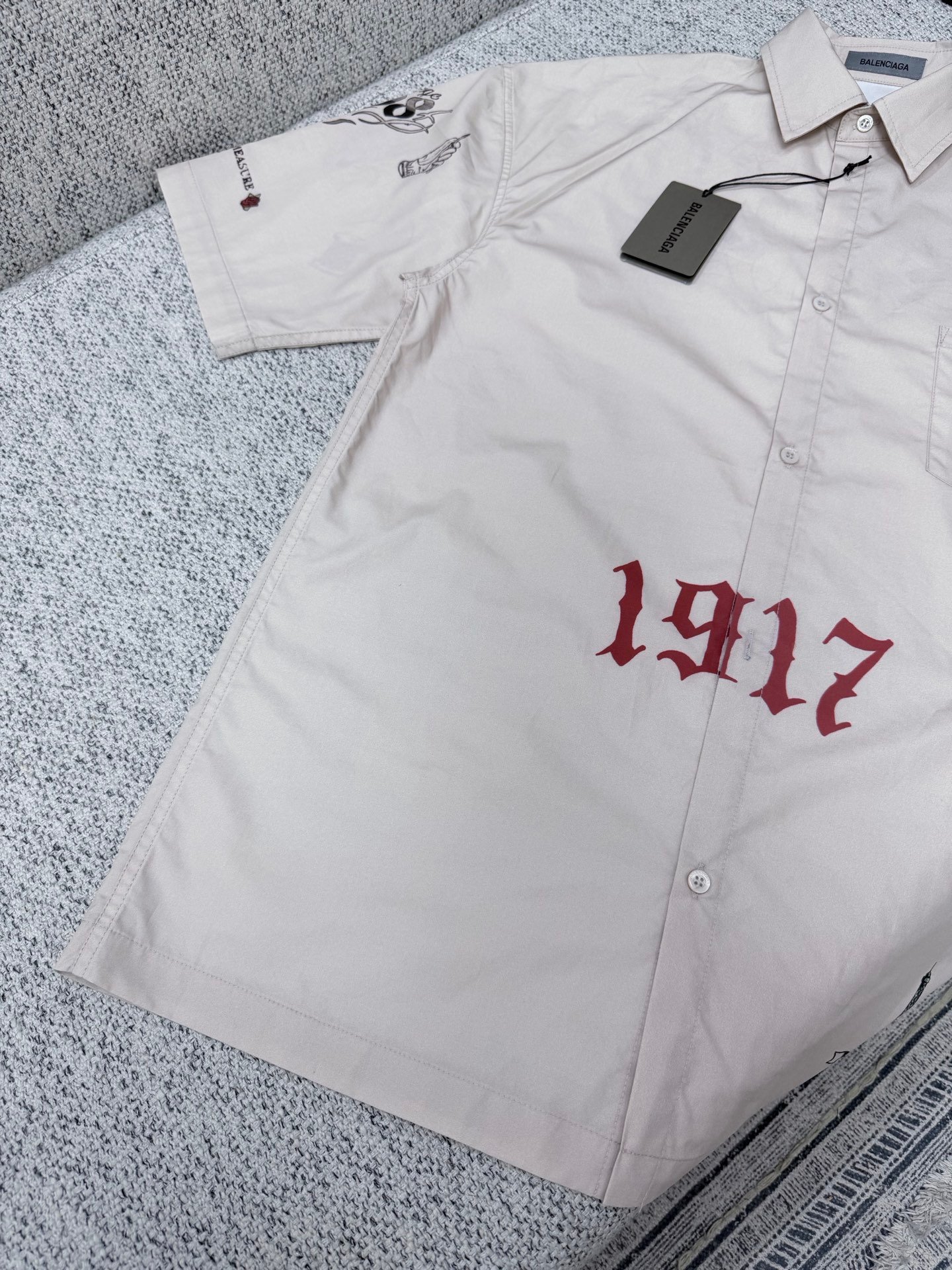 Balenciaga 2026 Spring/Summer Collection New Tattoo Cream-colored A-line Shirt Short-Sleeve T-Shirt M6050708 - Image 9