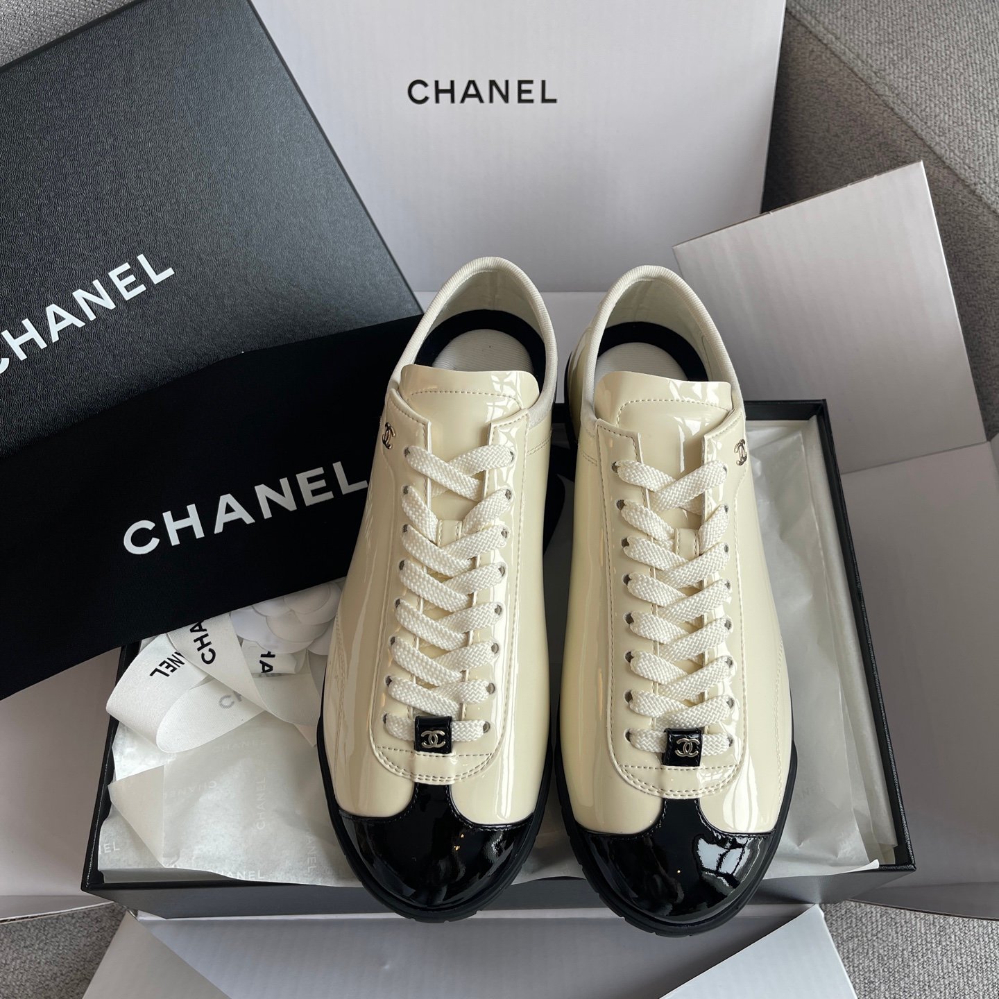 CHANEL classic casual sports shoes B6051201 - Image 2