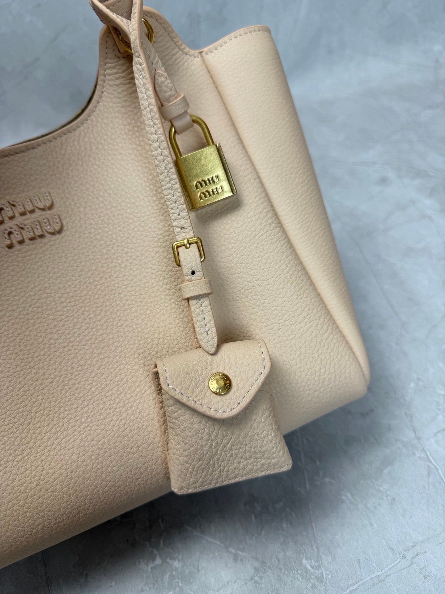 Miu Miu Light Hammered Leather Bag B6051203 - Image 7