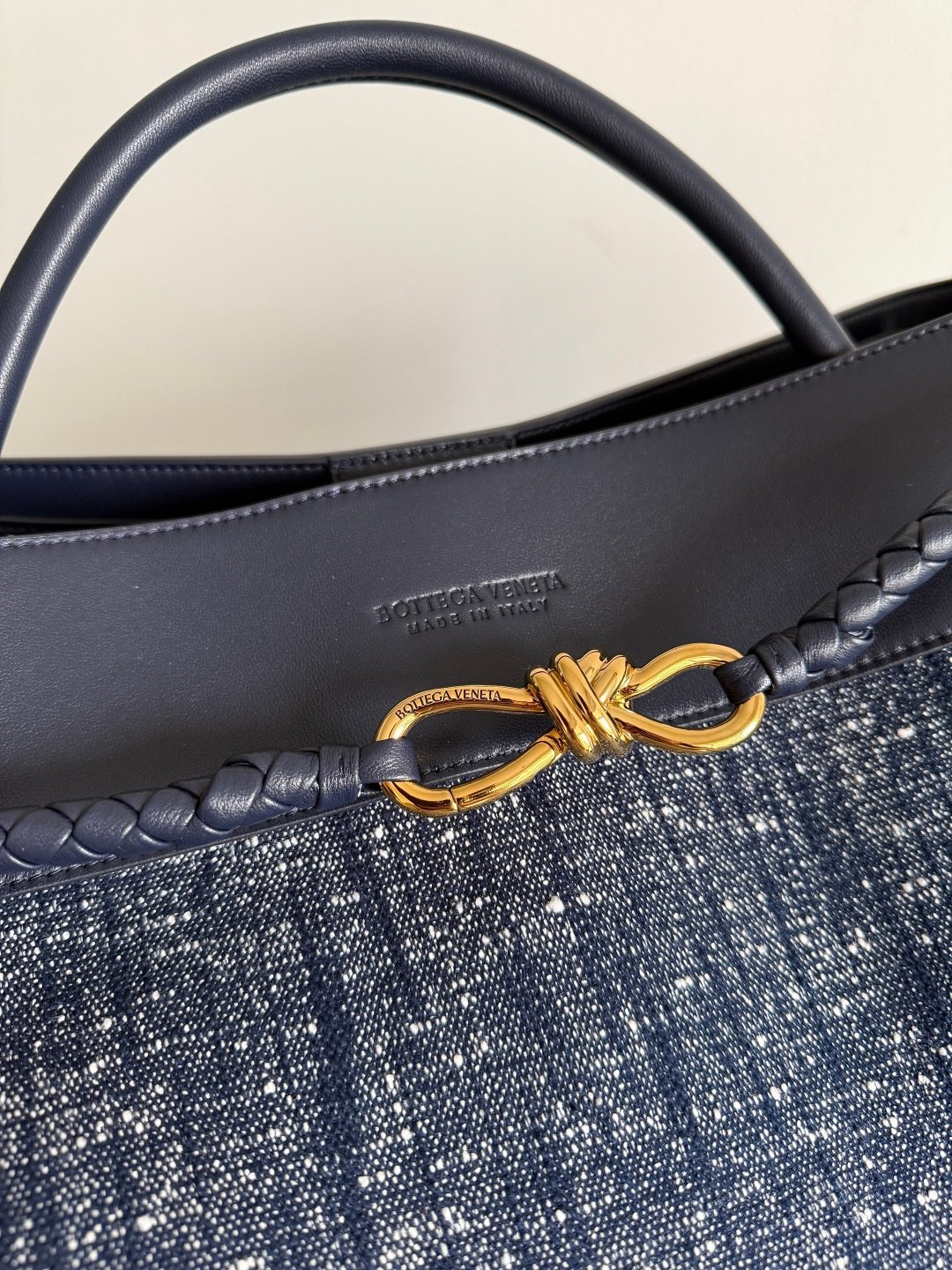 Bottega Veneta Large Andiamo Denim Top Handle Bag B6051402 - Image 7