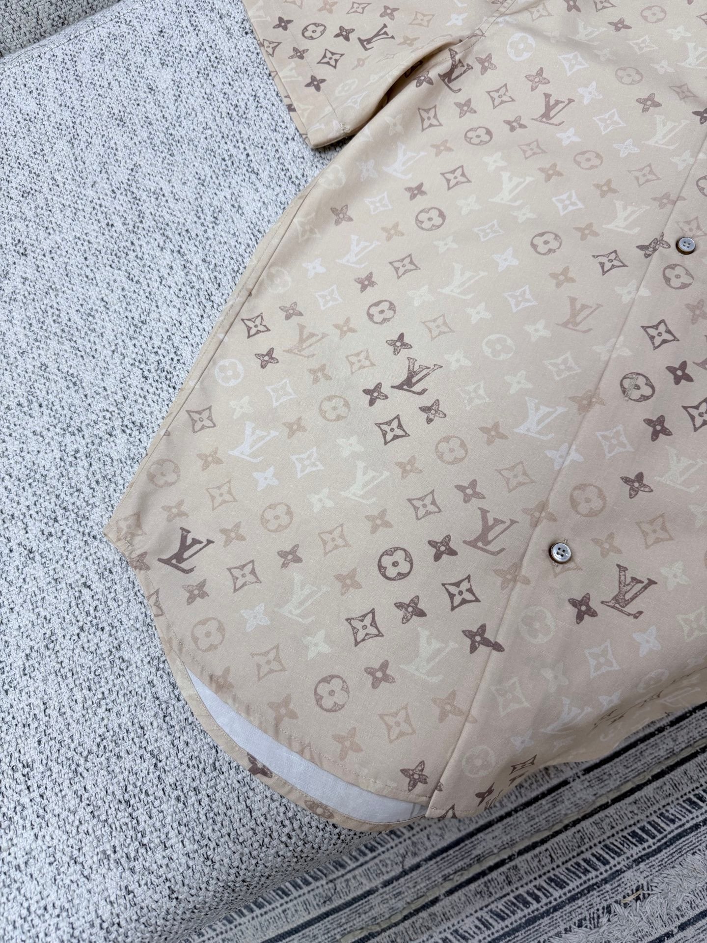 LV 26ss New Autumn Collection Shirt M6051501 - Image 8